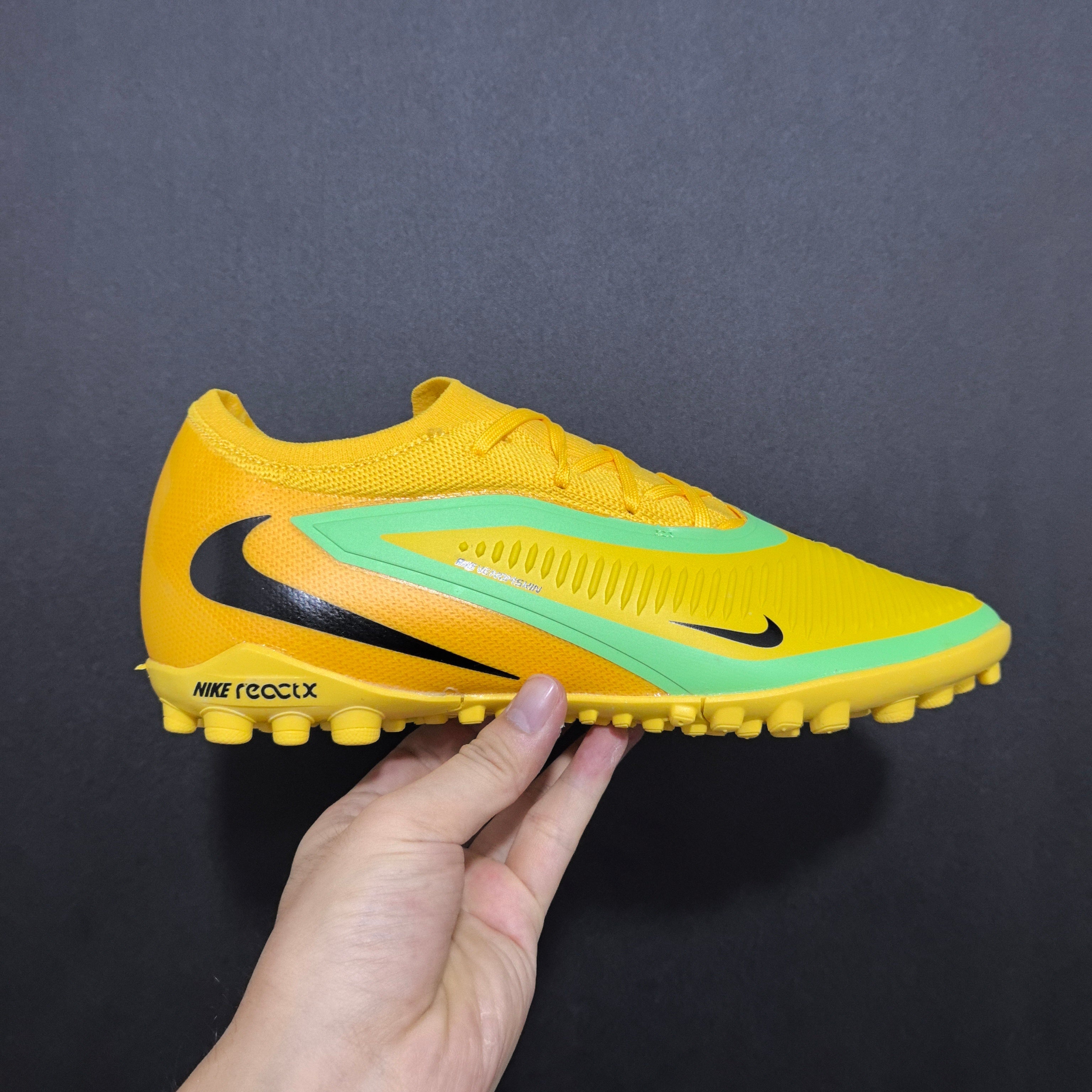 Chuteira Society Nike Phantom GX 6 TF Elite + Brindes
