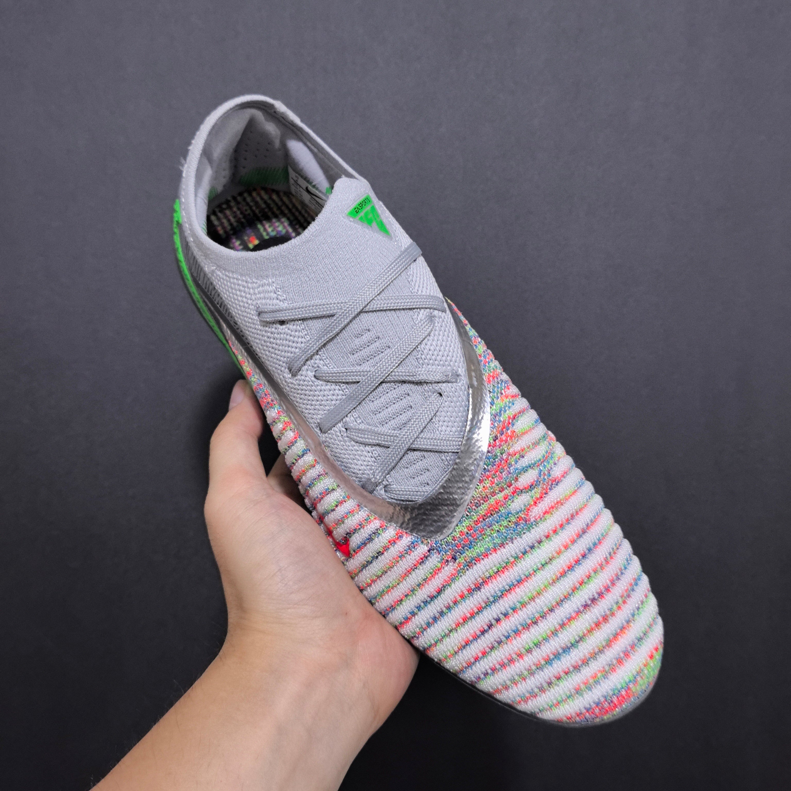 Chuteira Campo Nike Phantom GX 6 AG Elite + Brindes