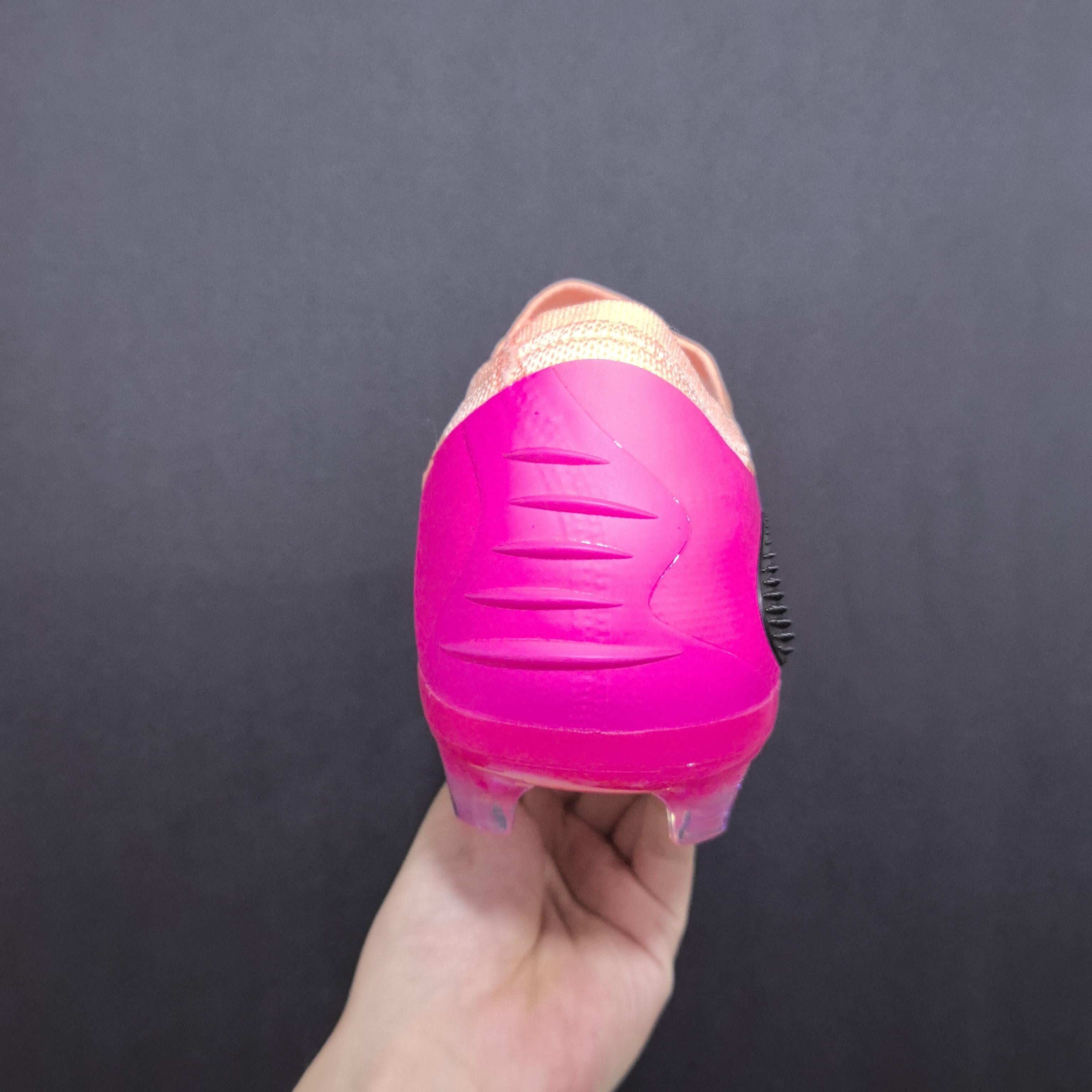 Chuteira Campo Nike Phantom GX 6 FG Elite + Brindes