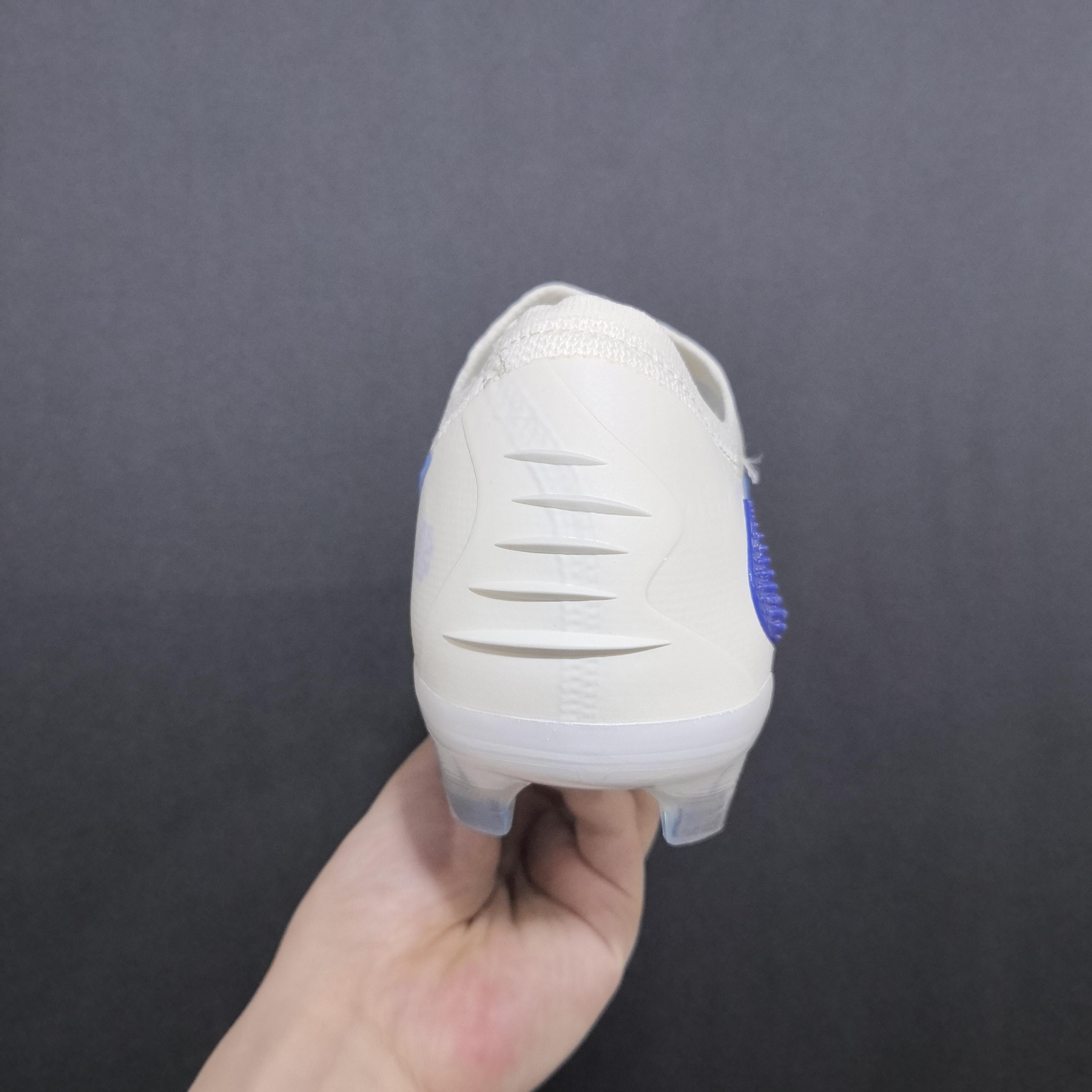 Chuteira Campo Nike Phantom GX 6 FG Elite + Brindes