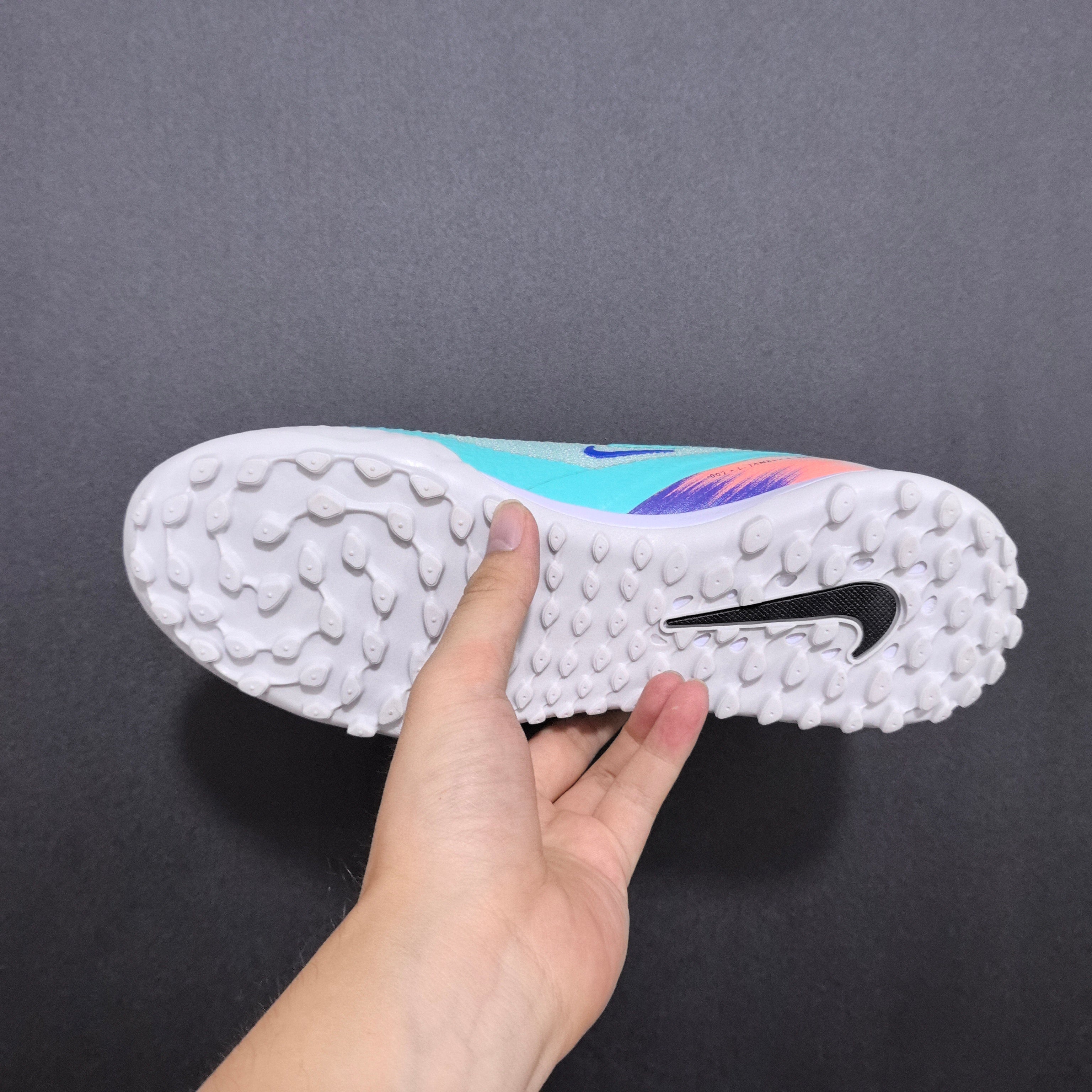 Chuteira Society Nike Phantom GX 6 TF Elite + Brindes