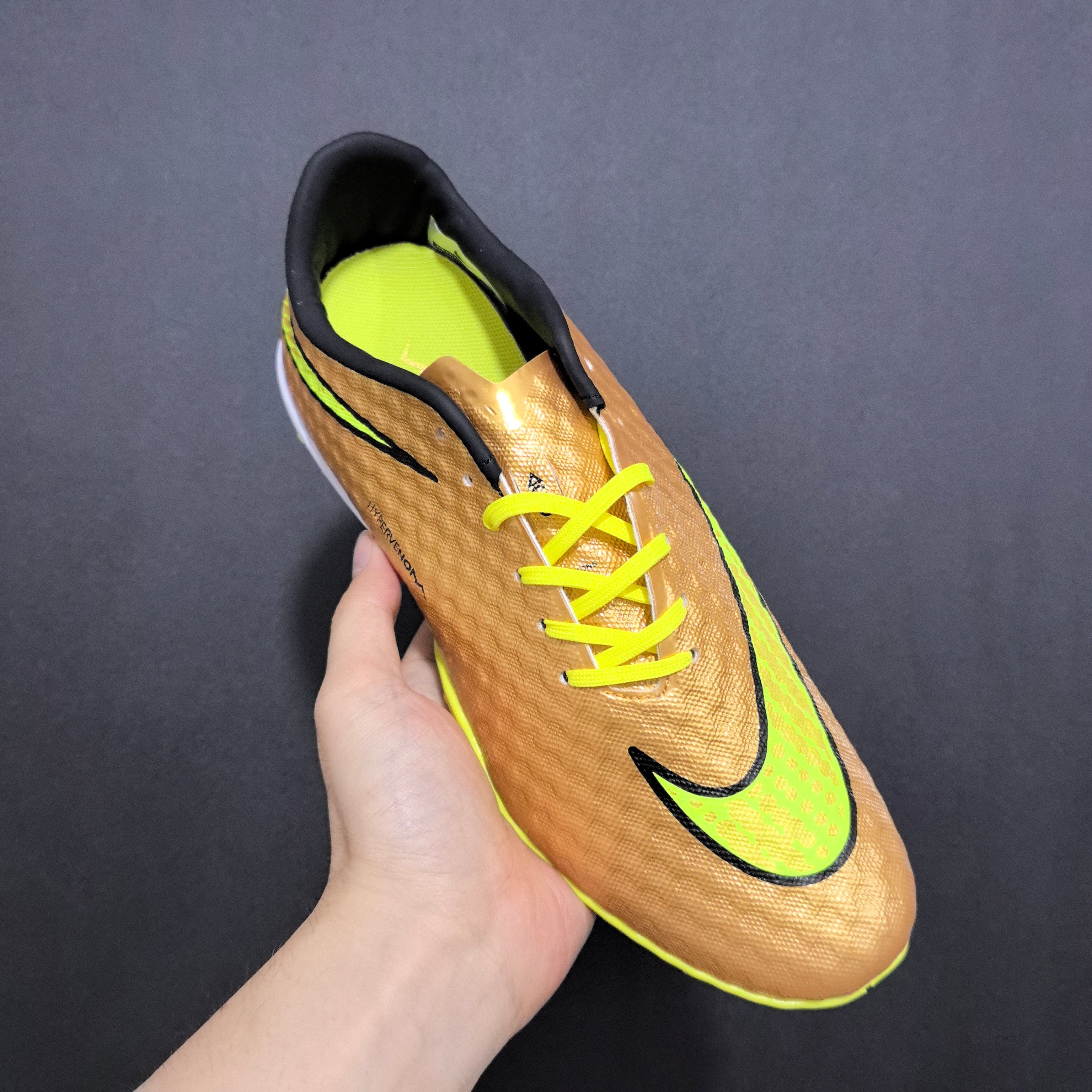 Chuteira Society Nike Hypervenom Phantom I TF Elite + Brindes