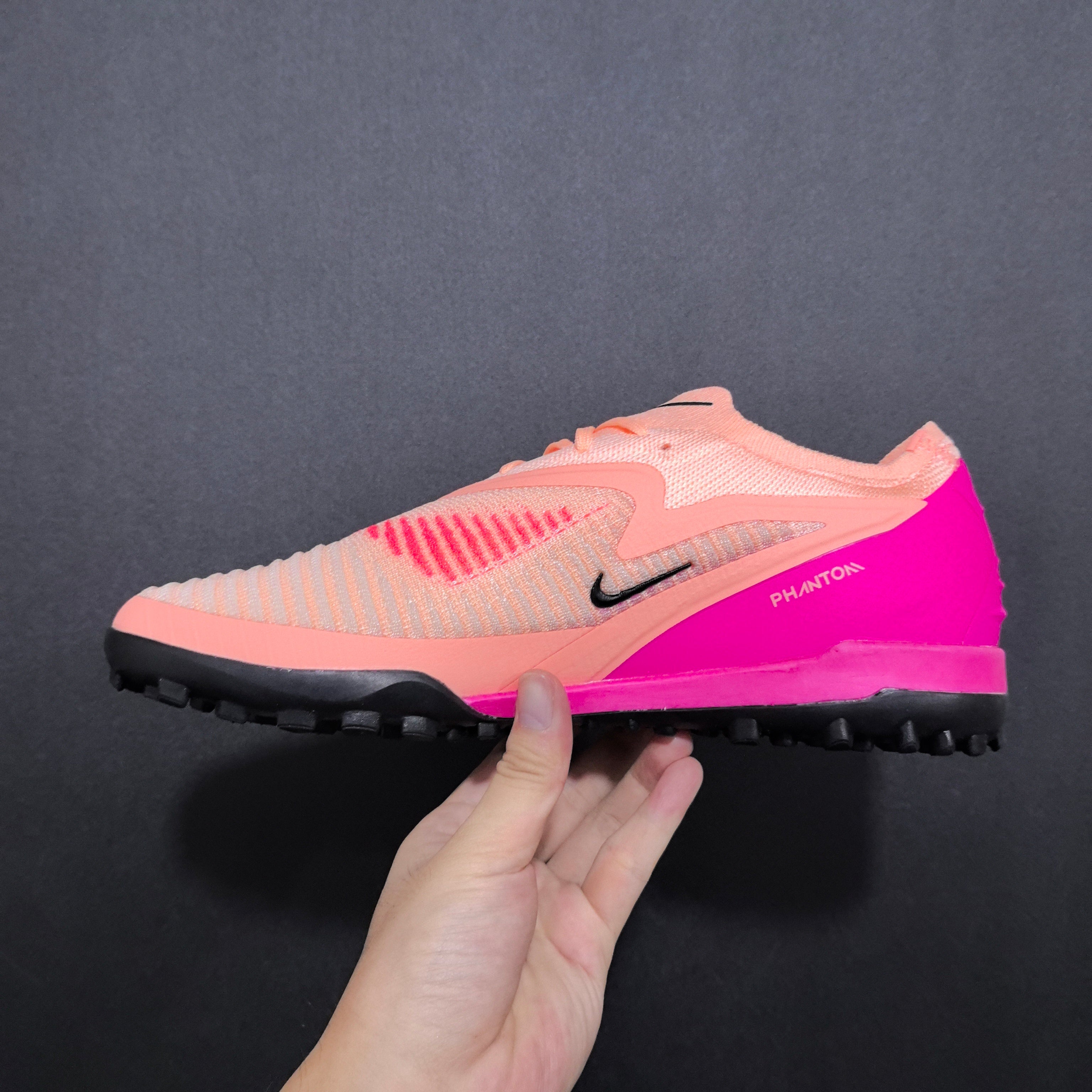 Chuteira Society Nike Phantom GX 6 TF Elite + Brindes