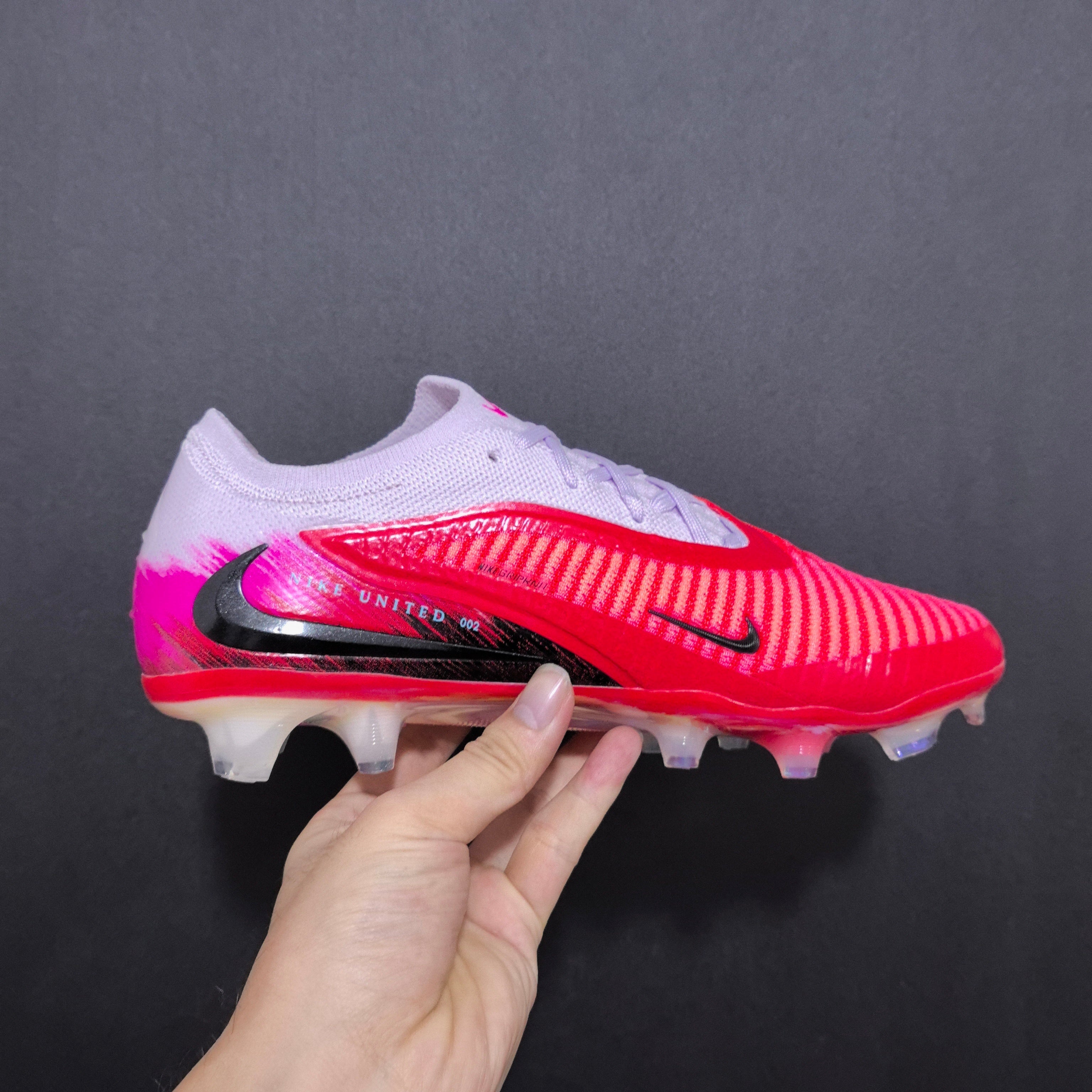 Chuteira Campo Nike Phantom GX 6 FG Elite + Brindes