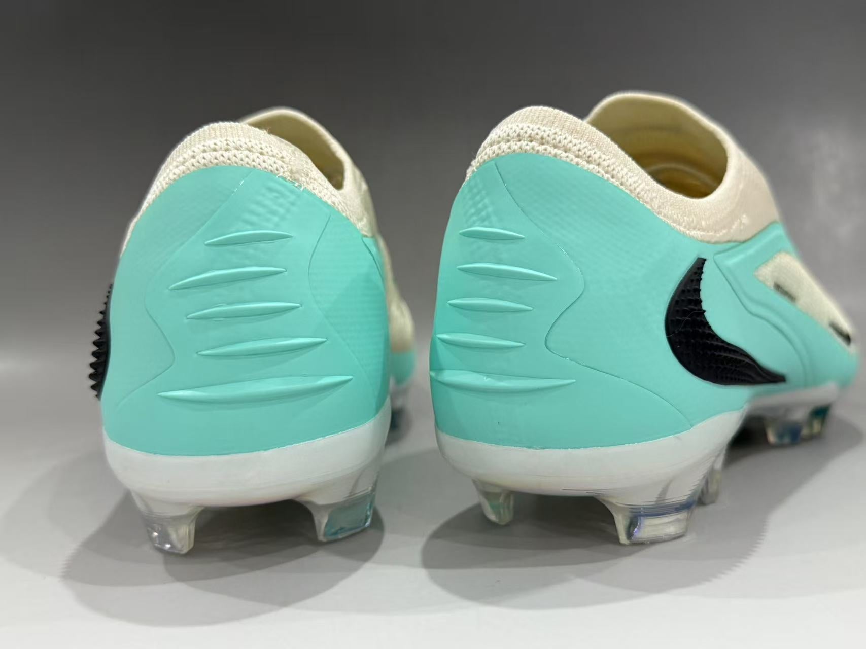 Chuteira Campo Nike Phantom GX 6 FG Elite + Brindes