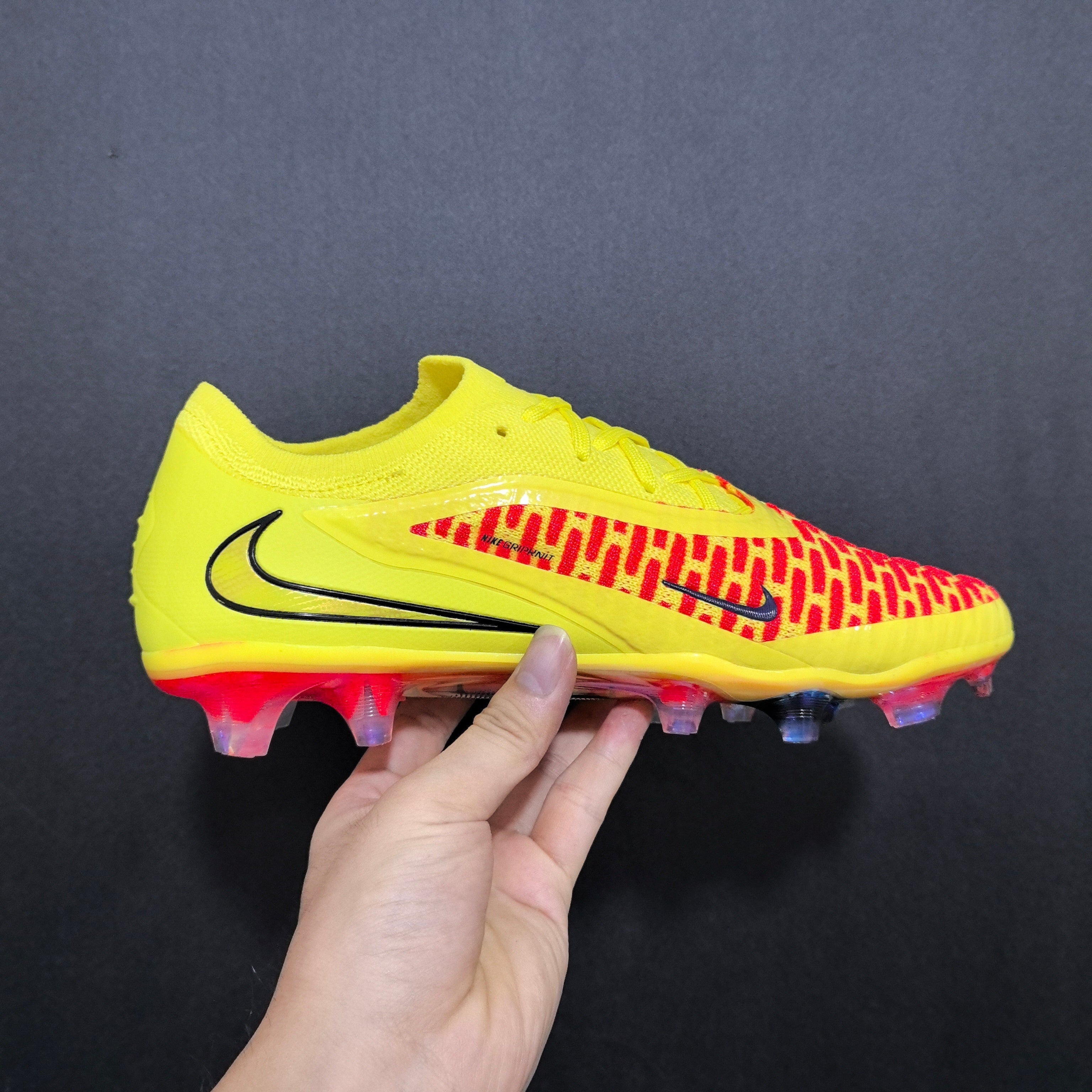 Chuteira Campo Nike Phantom GX 6 FG Elite + Brindes