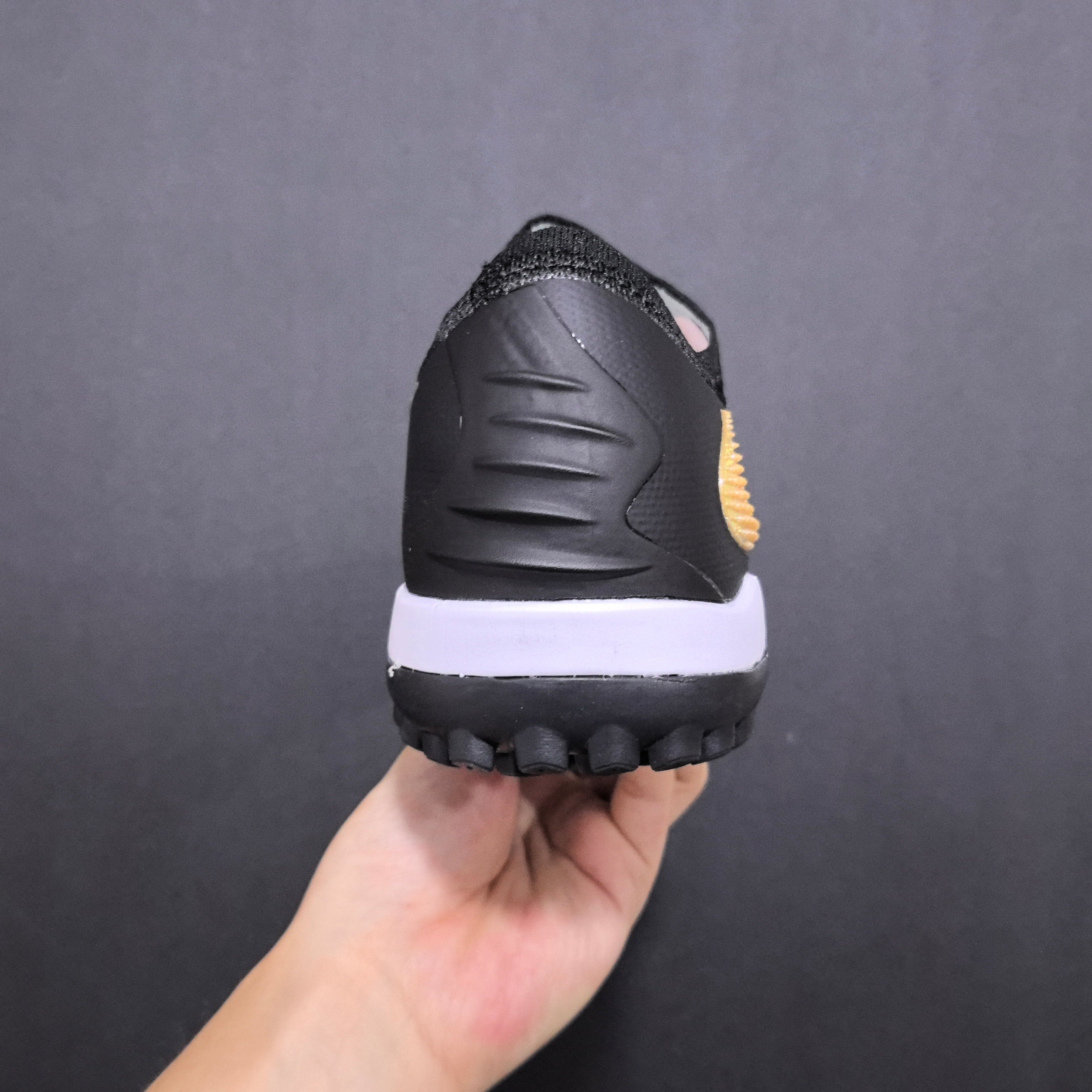 Chuteira Society Nike Phantom GX 6 TF Elite + Brindes