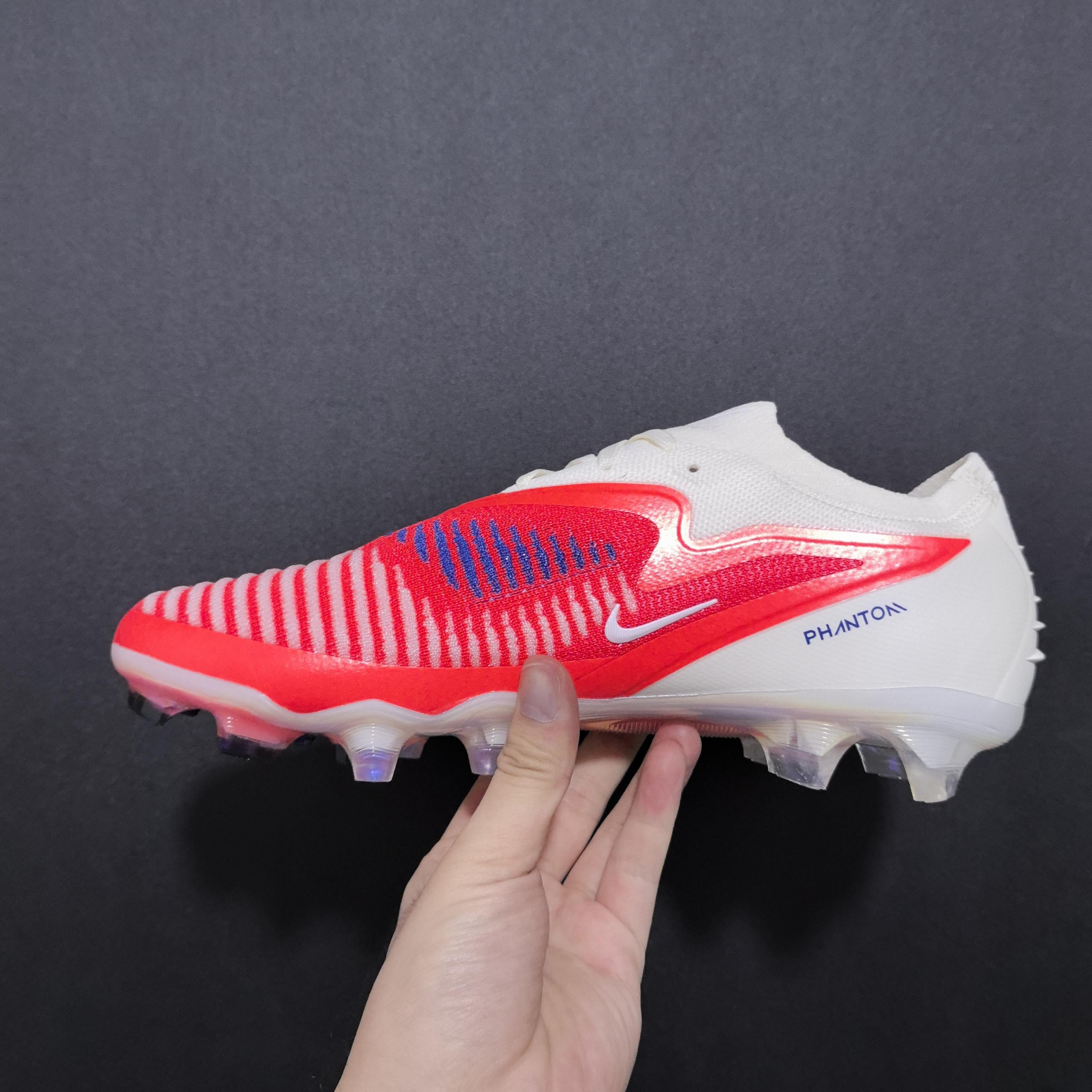 Chuteira Campo Nike Phantom GX 6 FG Elite + Brindes