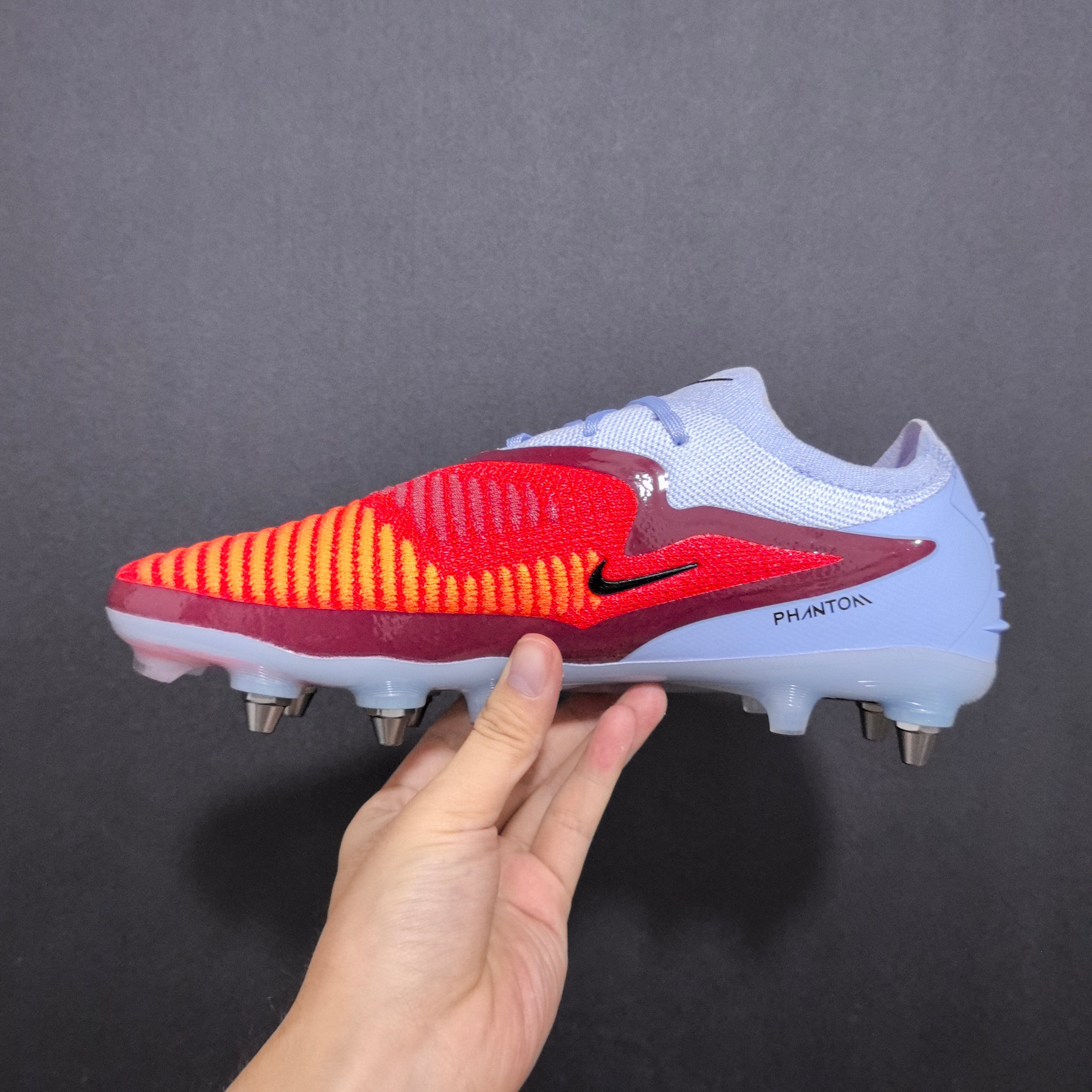 Chuteira Campo Nike Phantom GX 6 SG Elite + Brindes