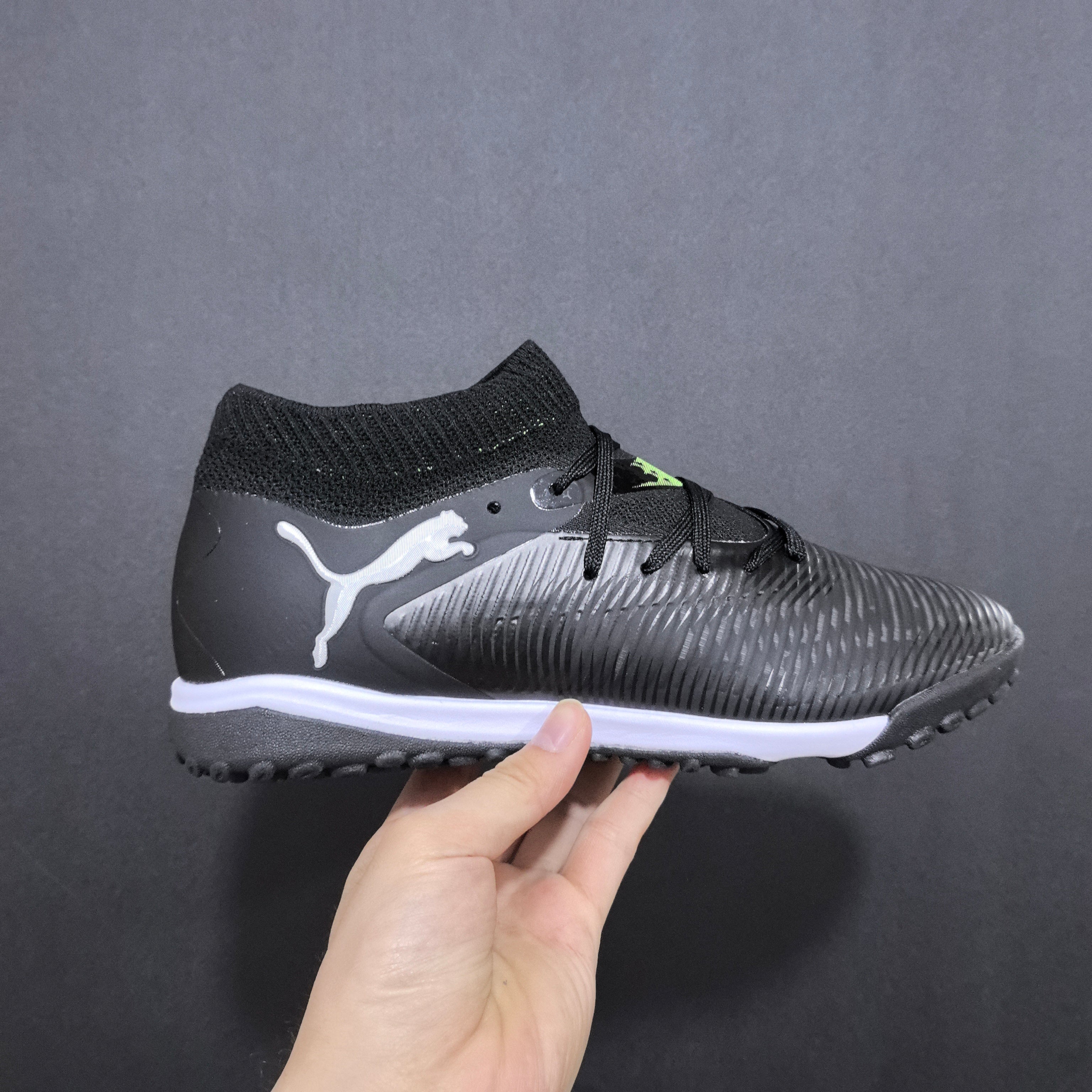 Chuteira Society Puma Future 8 TF Elite + Brindes