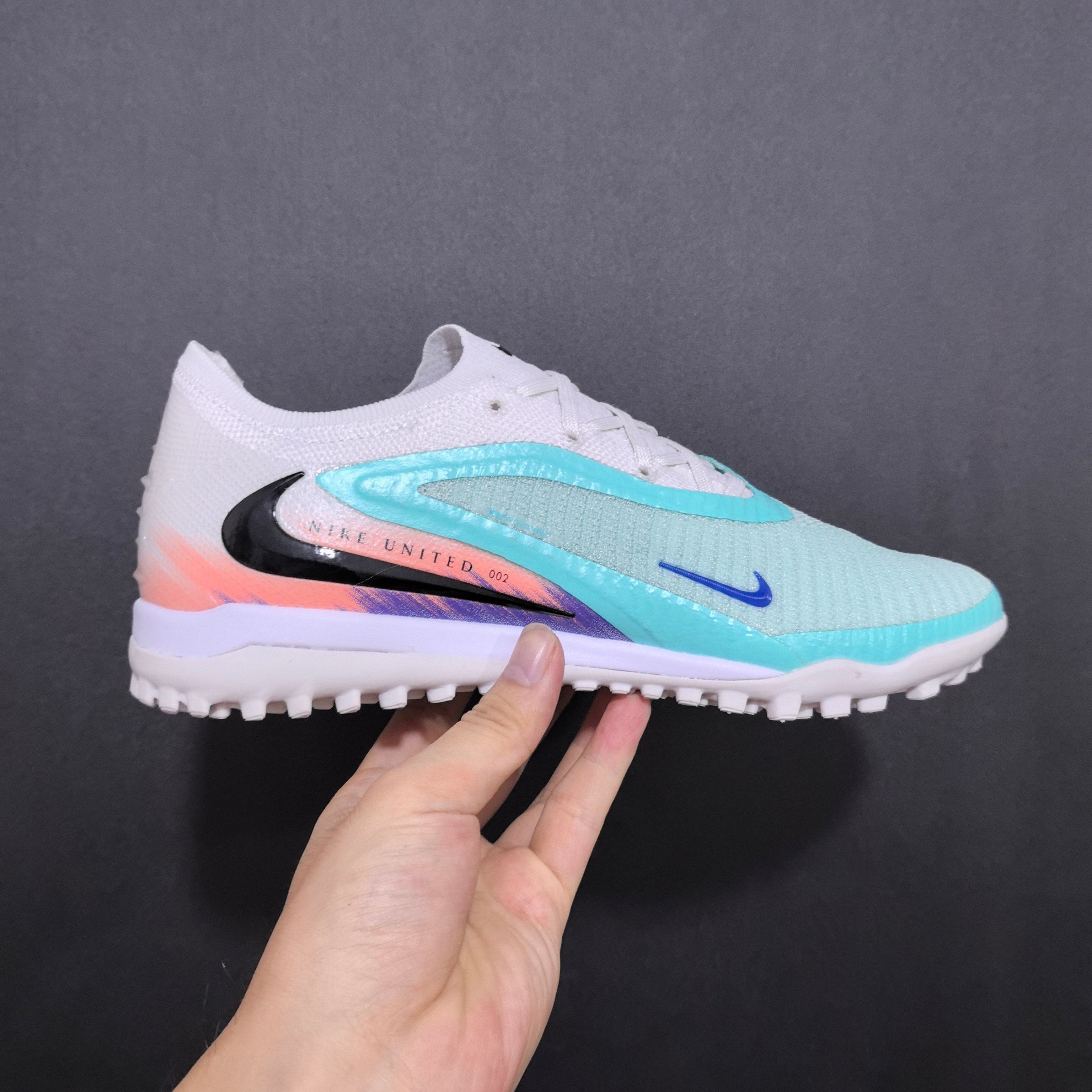 Chuteira Society Nike Phantom GX 6 TF Elite + Brindes