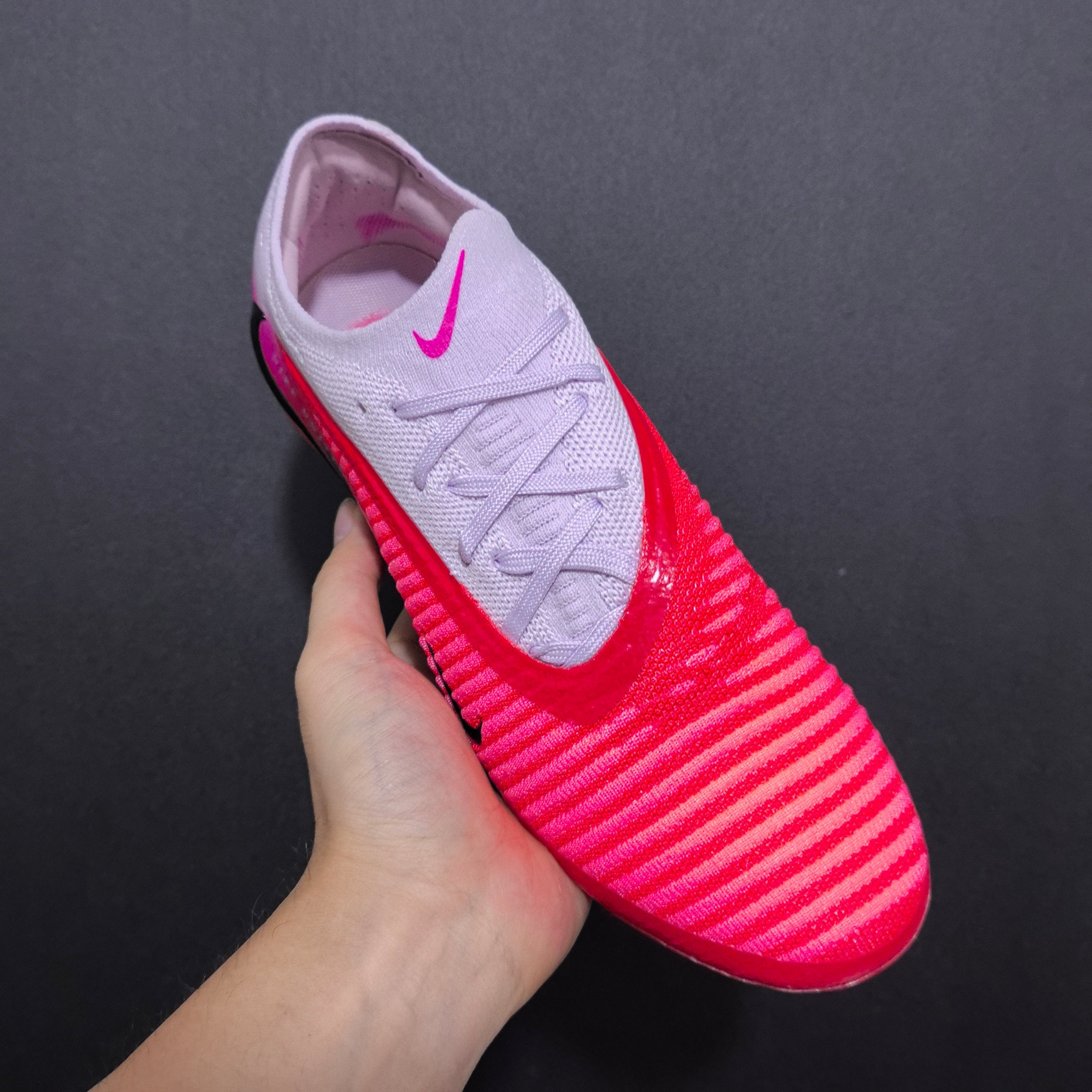 Chuteira Campo Nike Phantom GX 6 FG Elite + Brindes