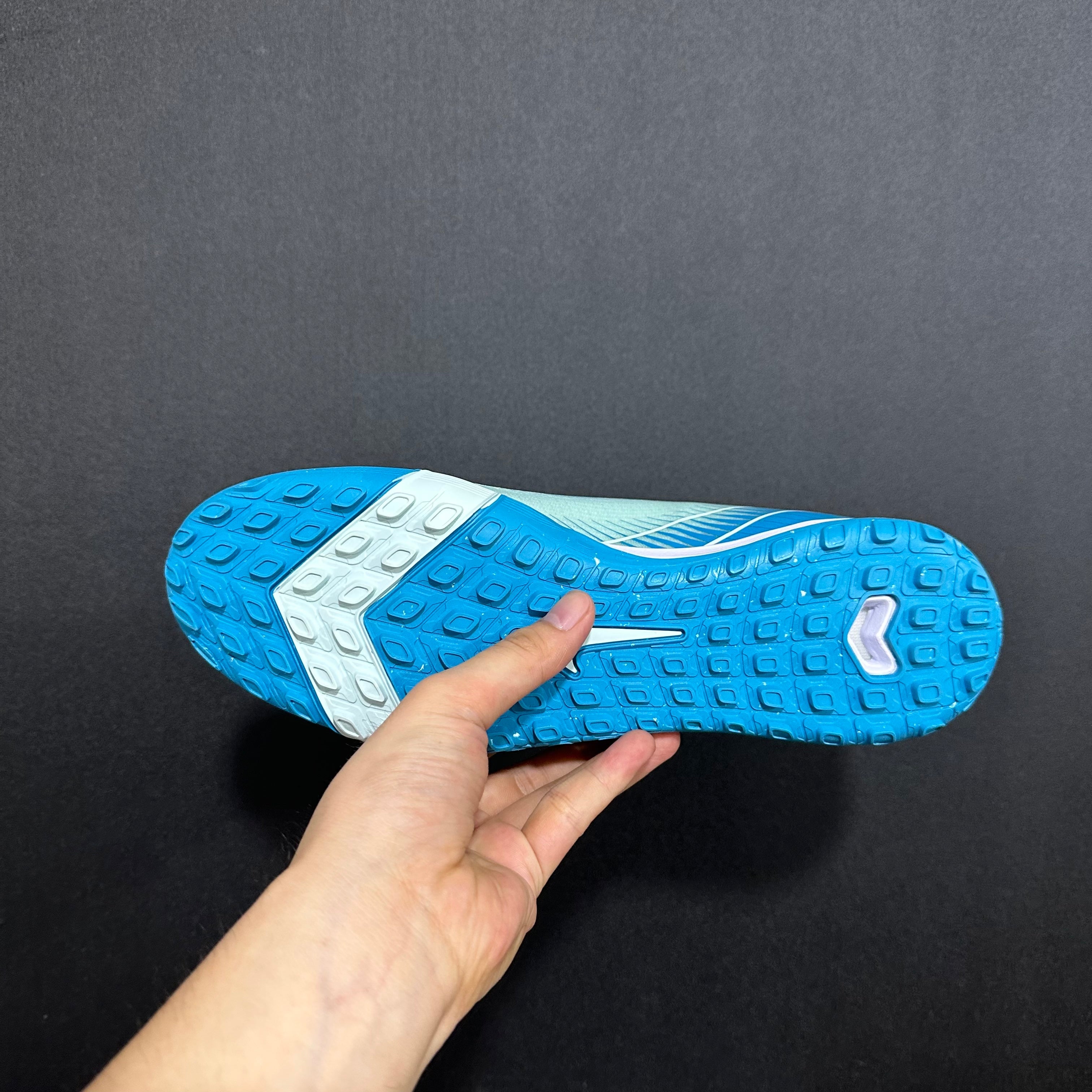 Chuteira Society Nike Air Zoom Mercurial Vapor 16 TF Elite + Brindes Exclusivos