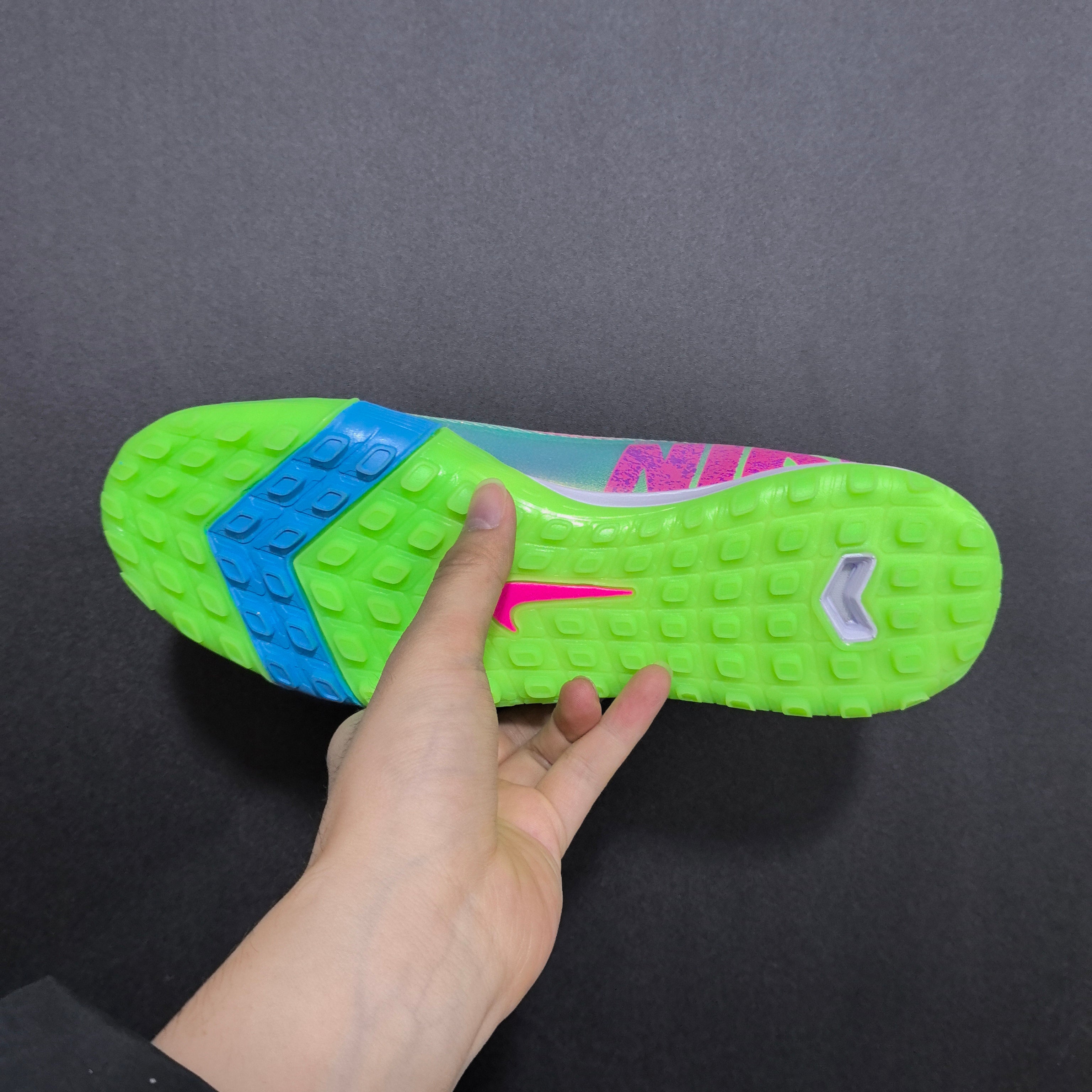 Chuteira Society Nike Air Zoom Mercurial Vapor 16 TF Elite + Brindes