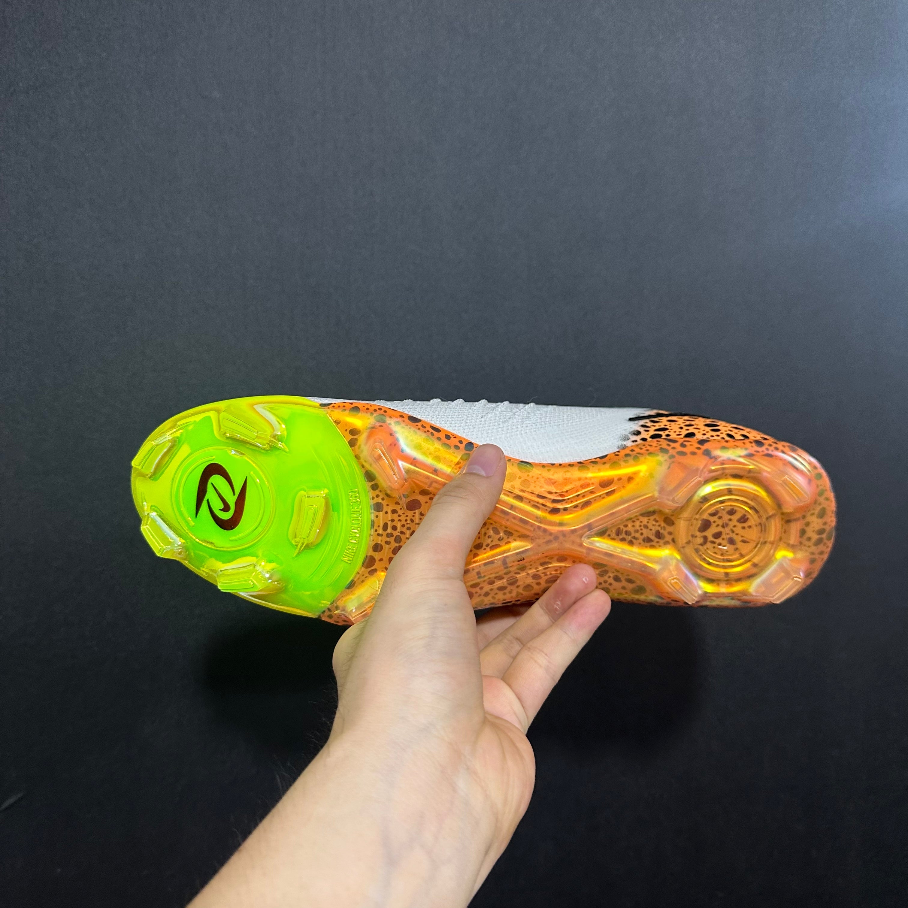 Chuteira Campo Nike Phantom Luna 2 Elite + Brindes