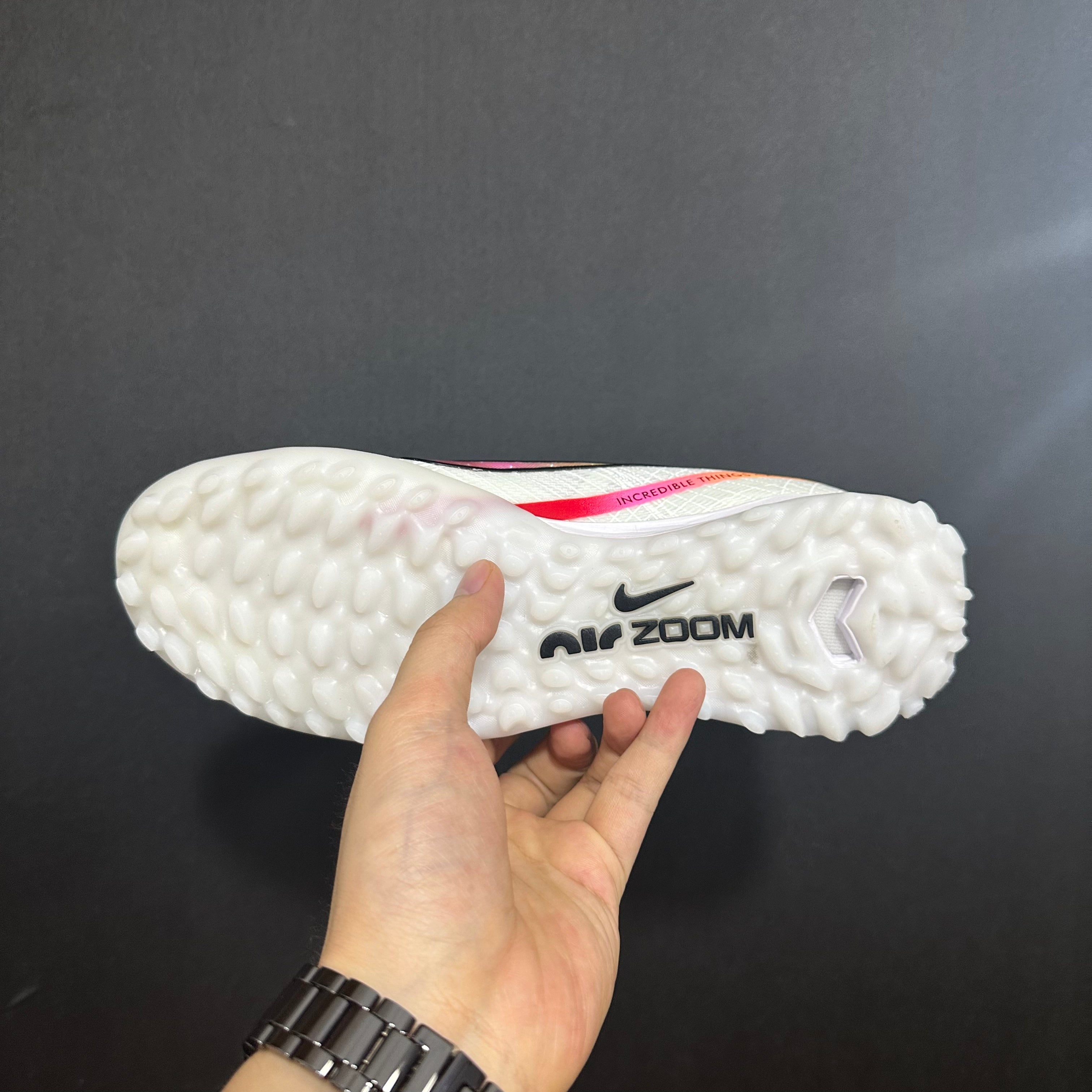 Chuteira Society Nike Air Zoom Mercurial Vapor 15 TF Elite + Brindes