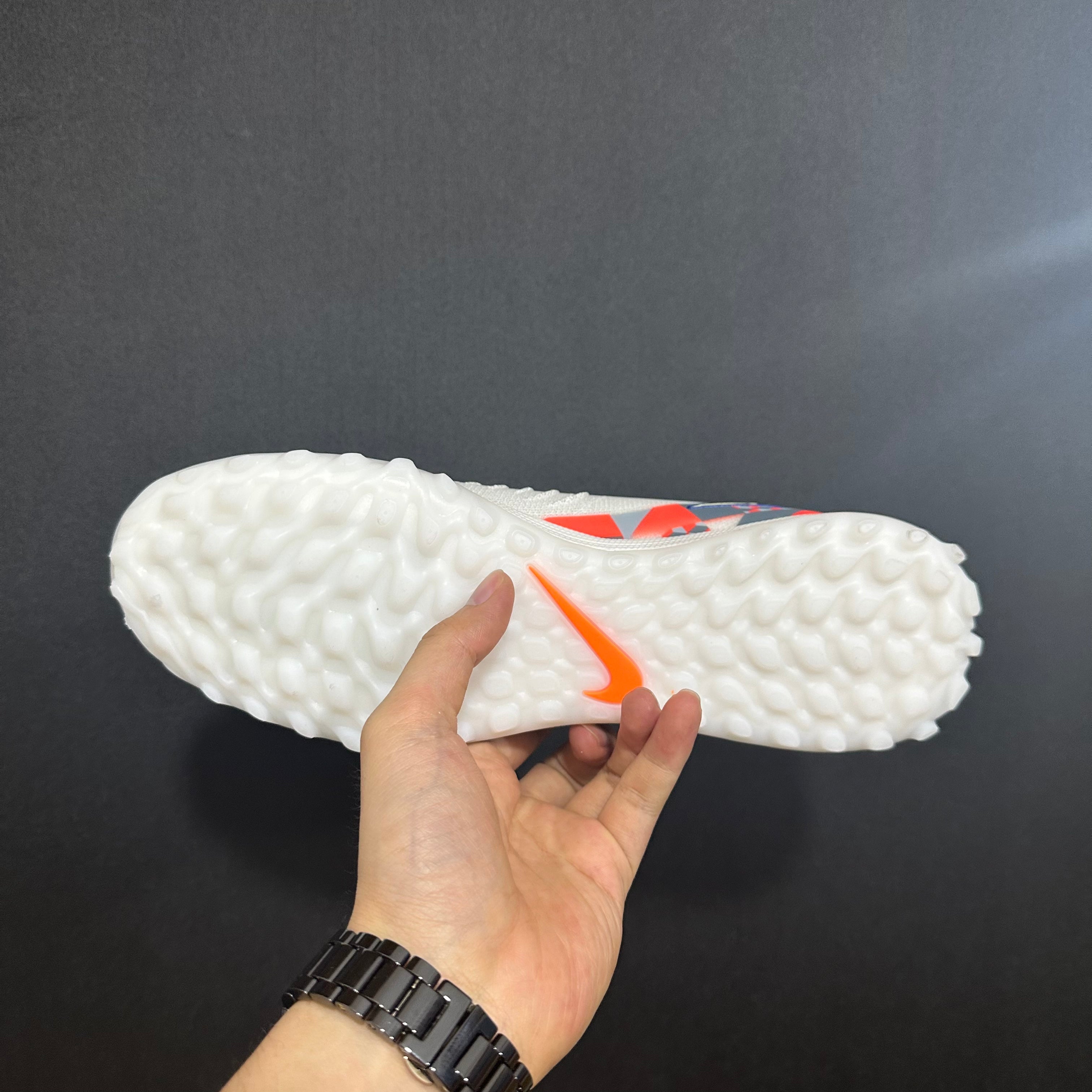 Chuteira Society Nike Phantom Luna TF 2 Elite + Brindes