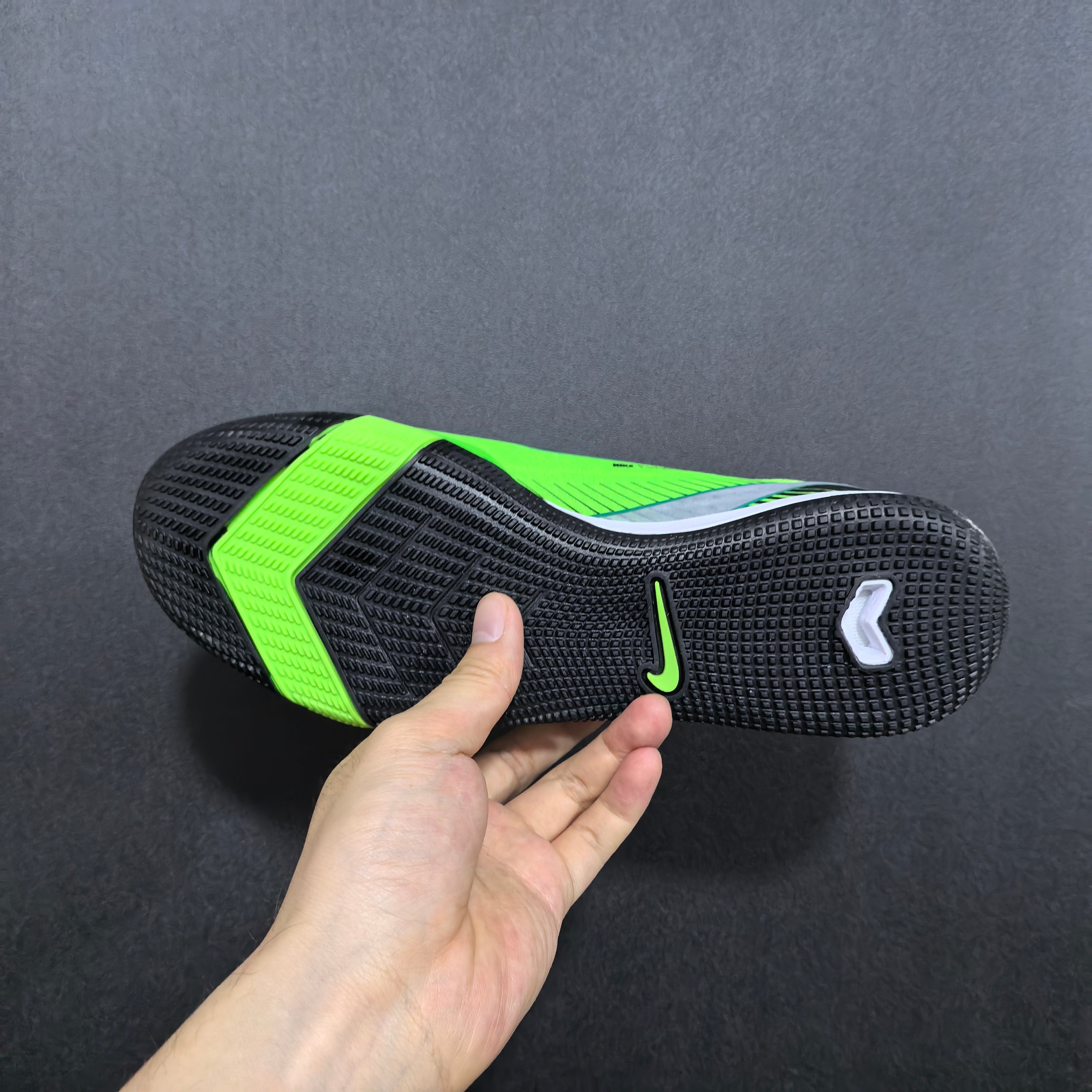 Tênis Futsal Nike Air Zoom Mercurial Vapor 16 IC Elite + Brindes Exclusivos