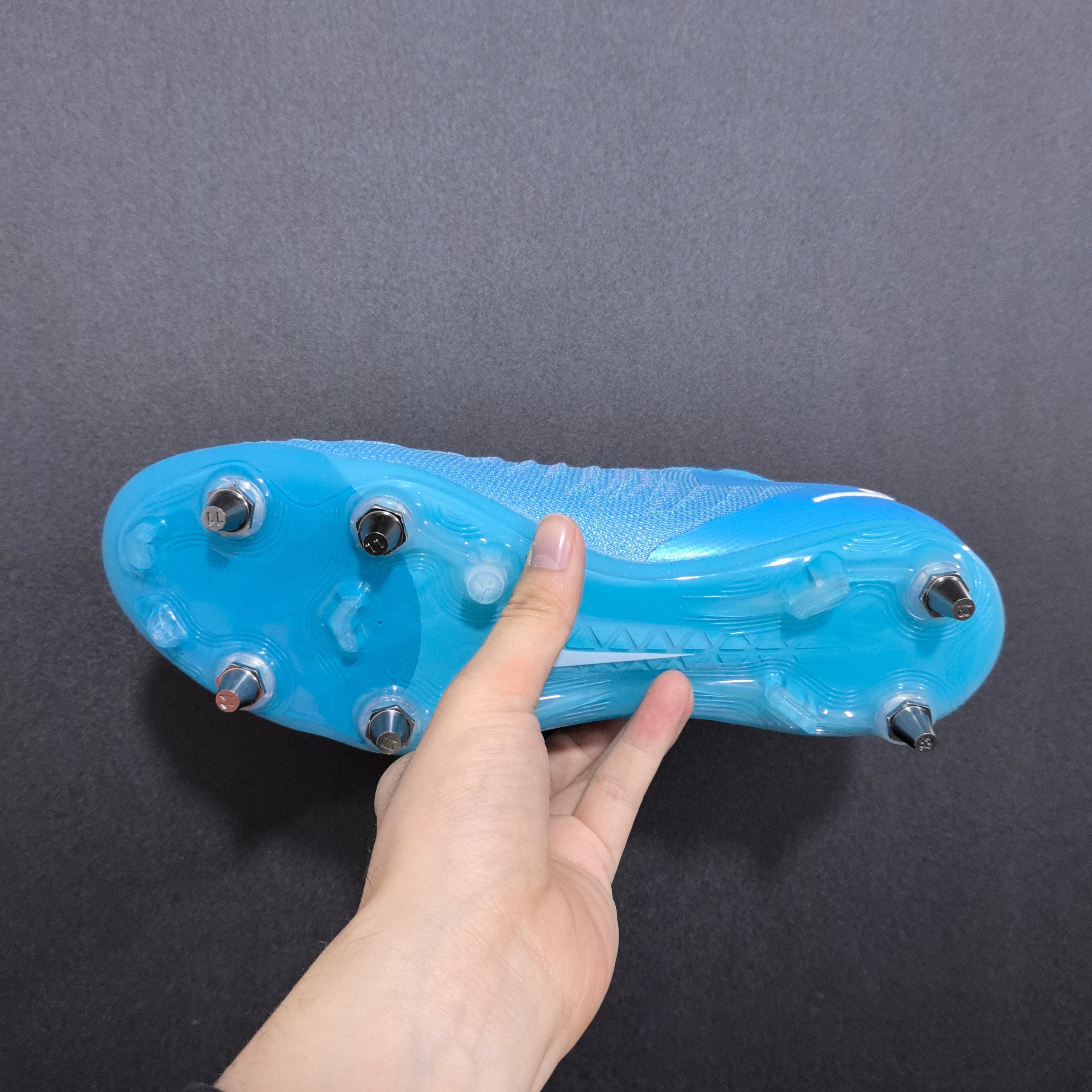 Chuteira Campo Nike Phantom Luna 2 SG Elite + Brindes