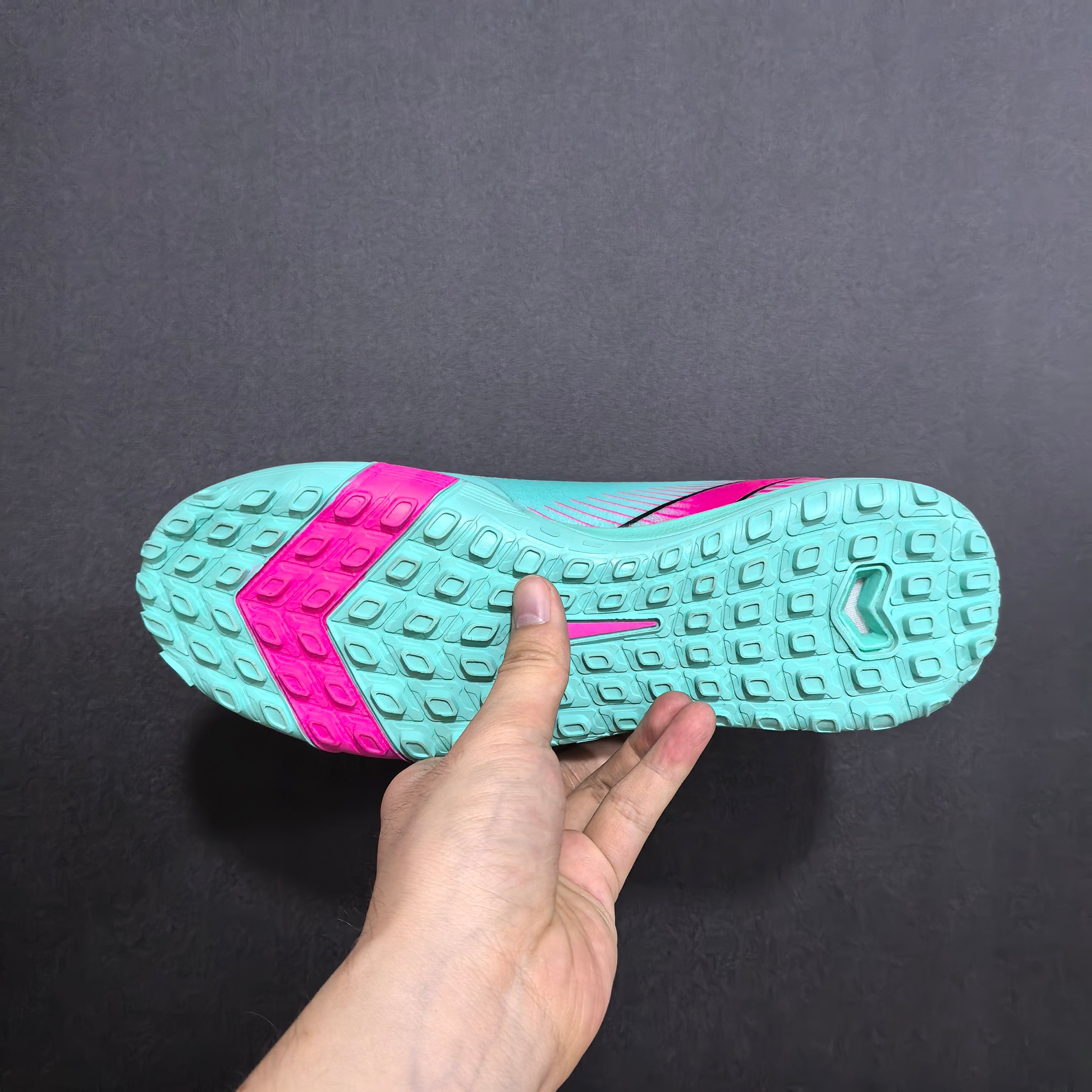 Chuteira Society Nike Air Zoom Mercurial Vapor 16 TF Elite + Brindes Exclusivos