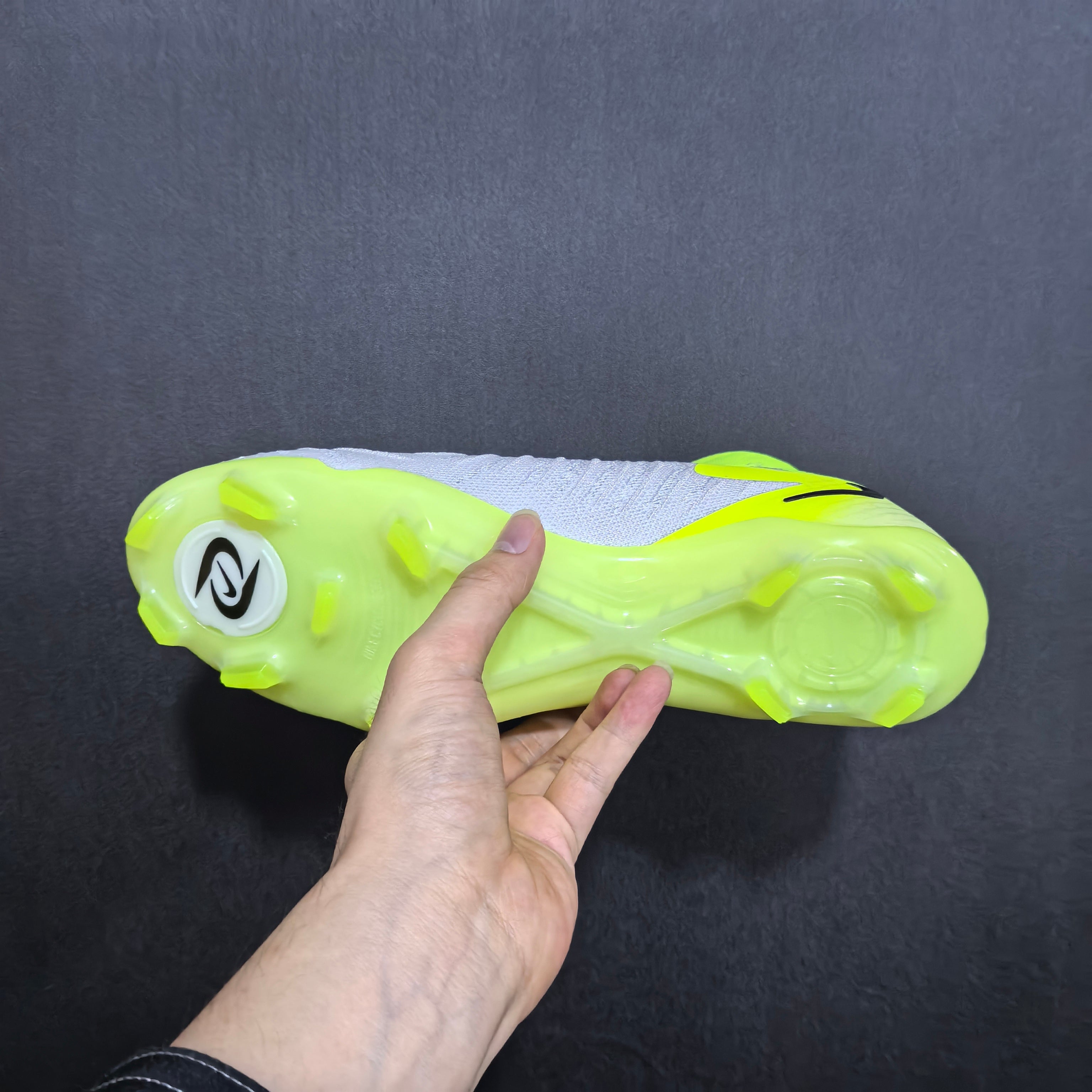 Chuteira Campo Nike Phantom Luna 2 Elite + Brindes