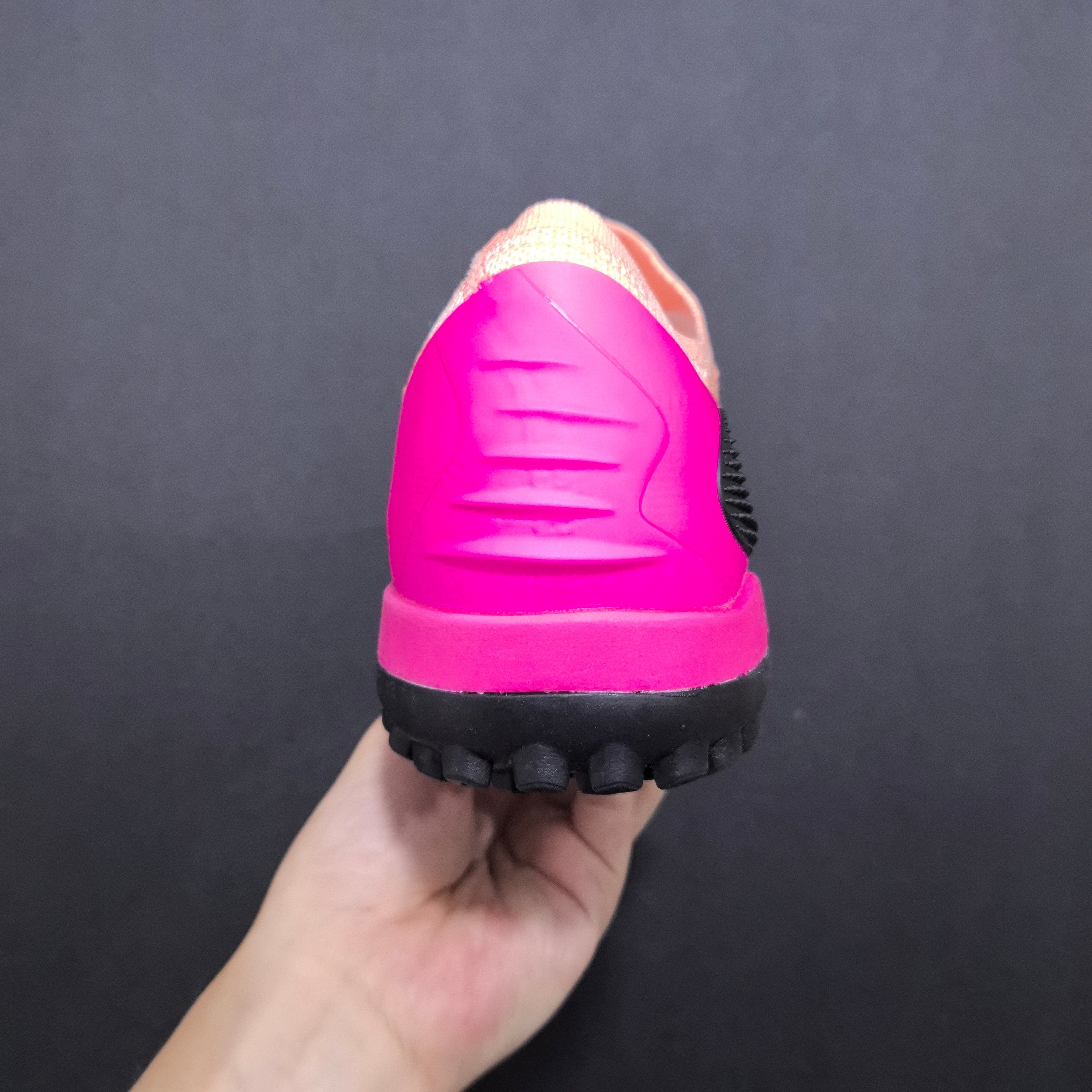 Chuteira Society Nike Phantom GX 6 TF Elite + Brindes