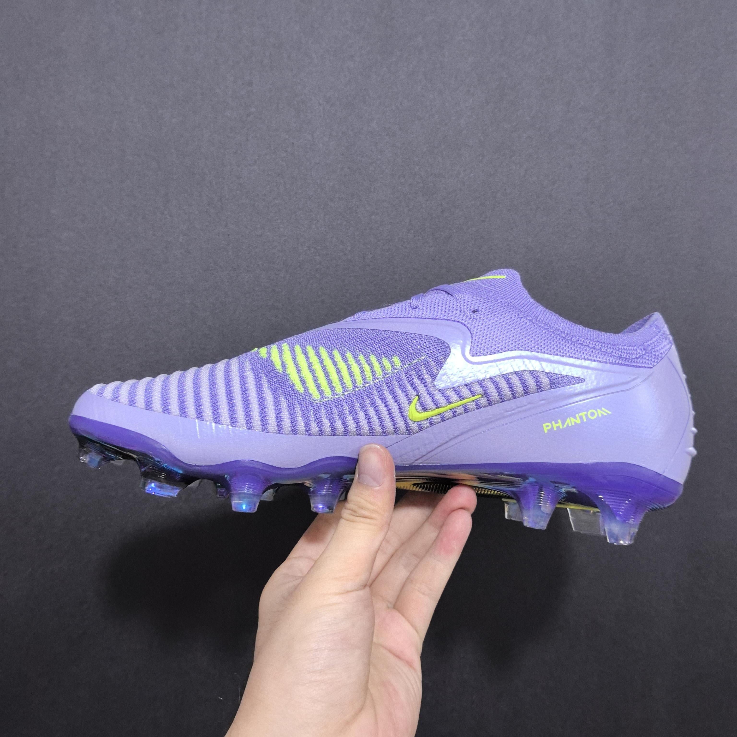 Chuteira Campo Nike Phantom GX 6 FG Elite + Brindes