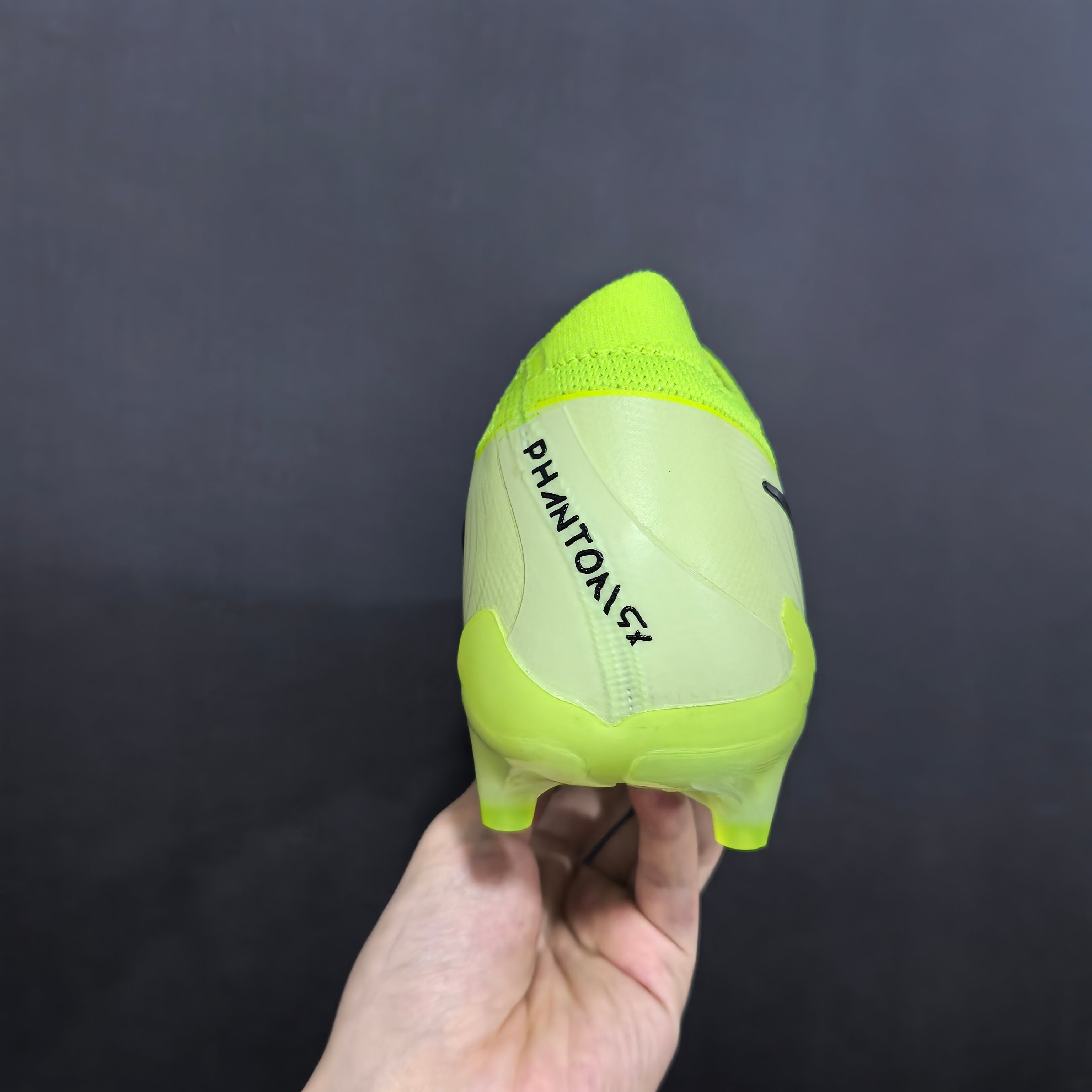 Chuteira Campo Nike Phantom Luna 2 AG Elite + Brindes