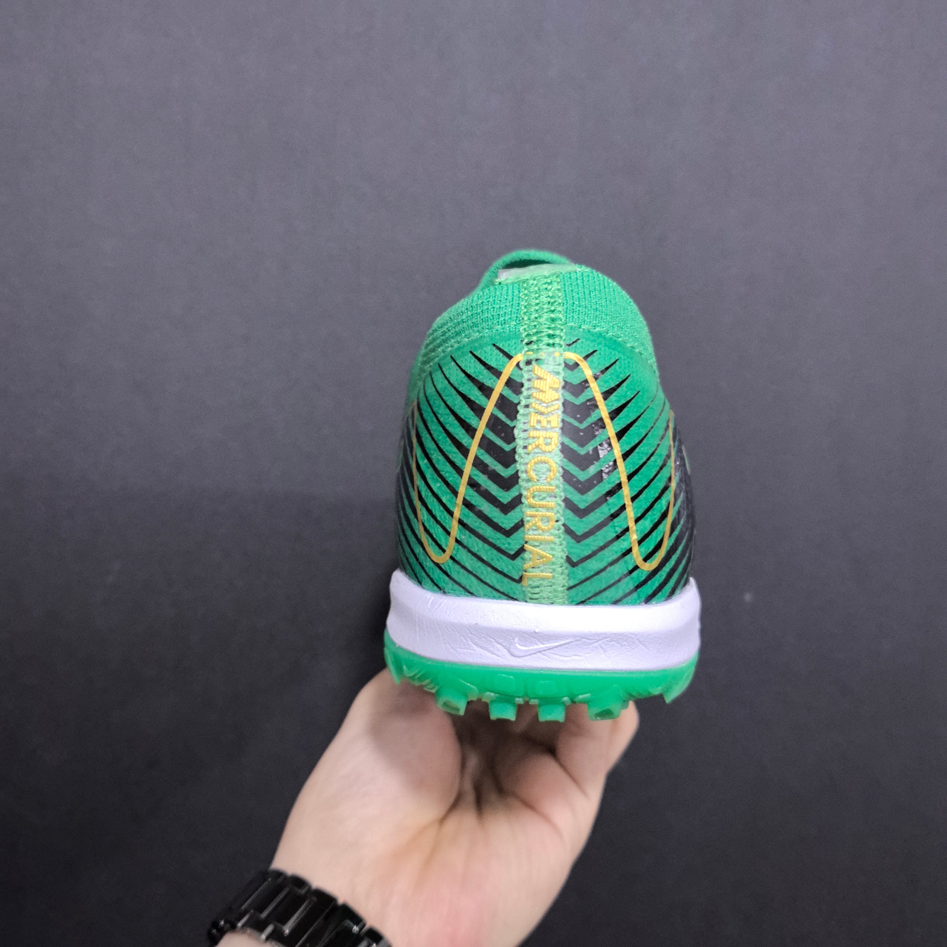 Chuteira Society Nike Air Zoom Mercurial Vapor 16 TF Elite + Brindes Exclusivos