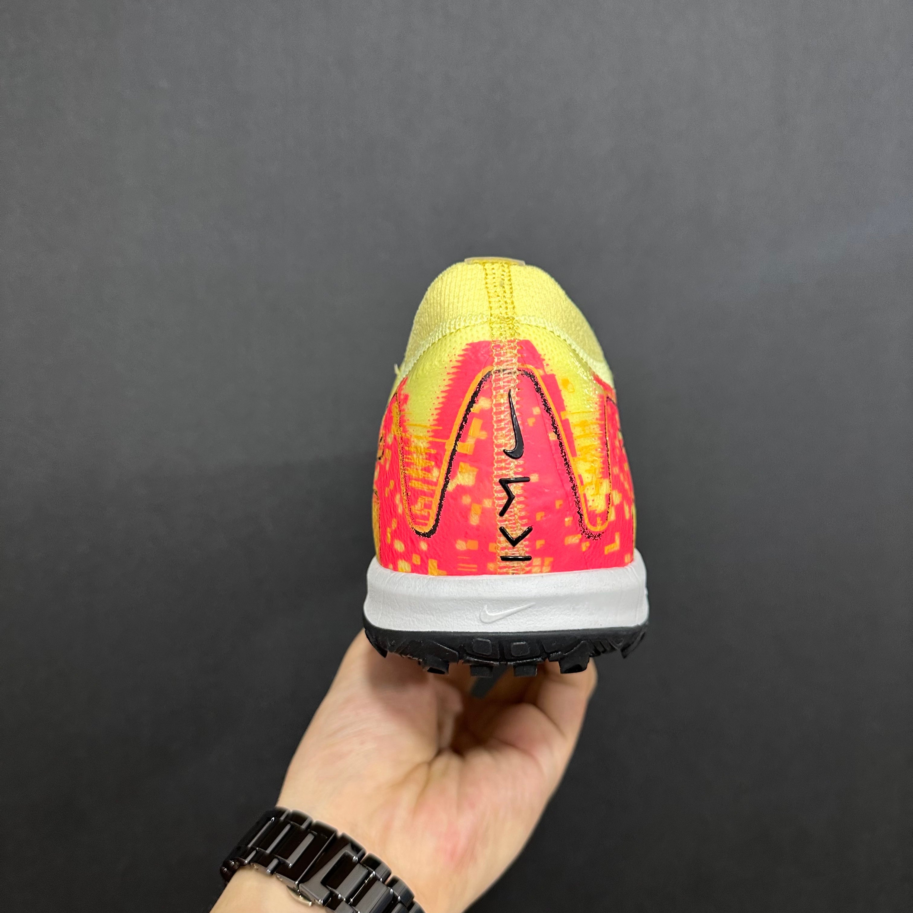 Chuteira Society Nike Air Zoom Mercurial Vapor 16 TF Elite + Brindes Exclusivos