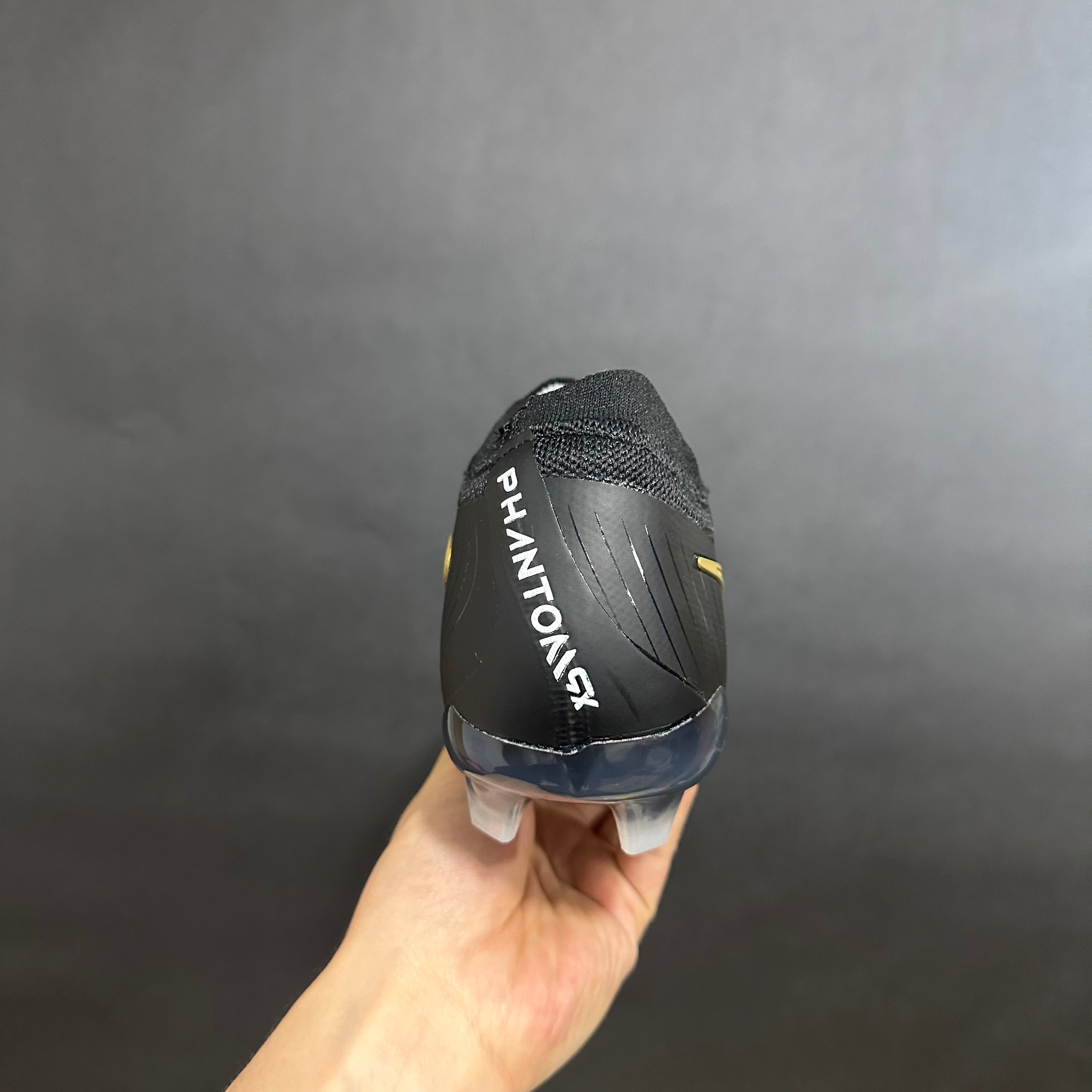 Chuteira Campo Nike Phantom Luna 2 AG Elite + Brindes