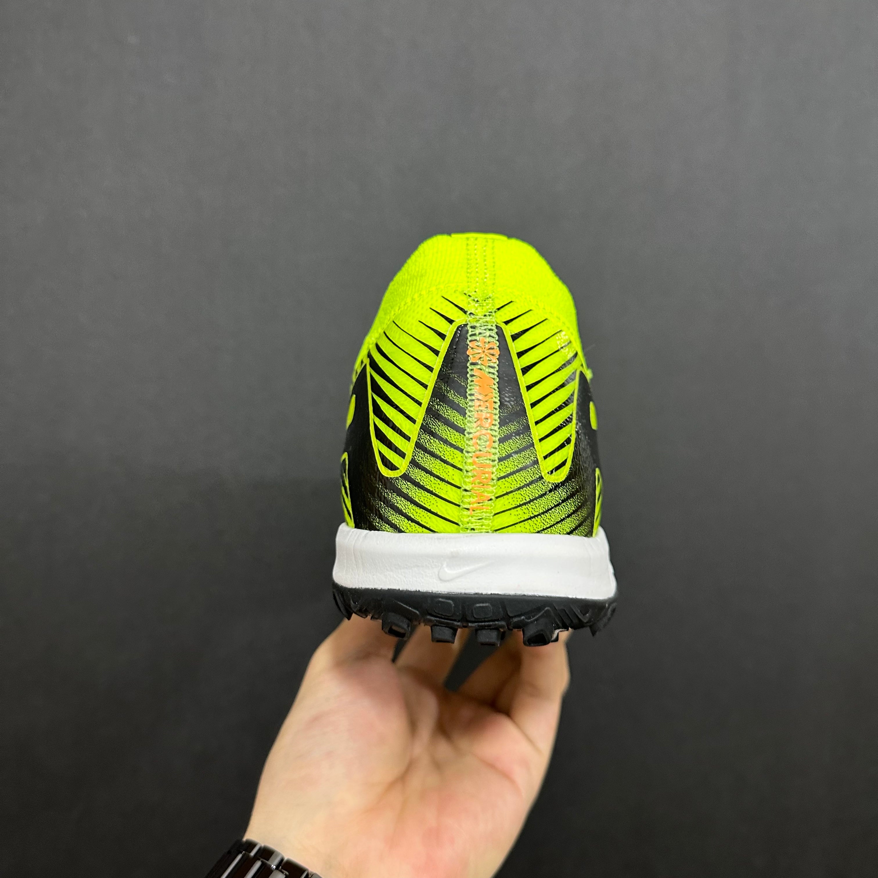 Chuteira Society Nike Air Zoom Mercurial Vapor 16 TF Elite + Brindes