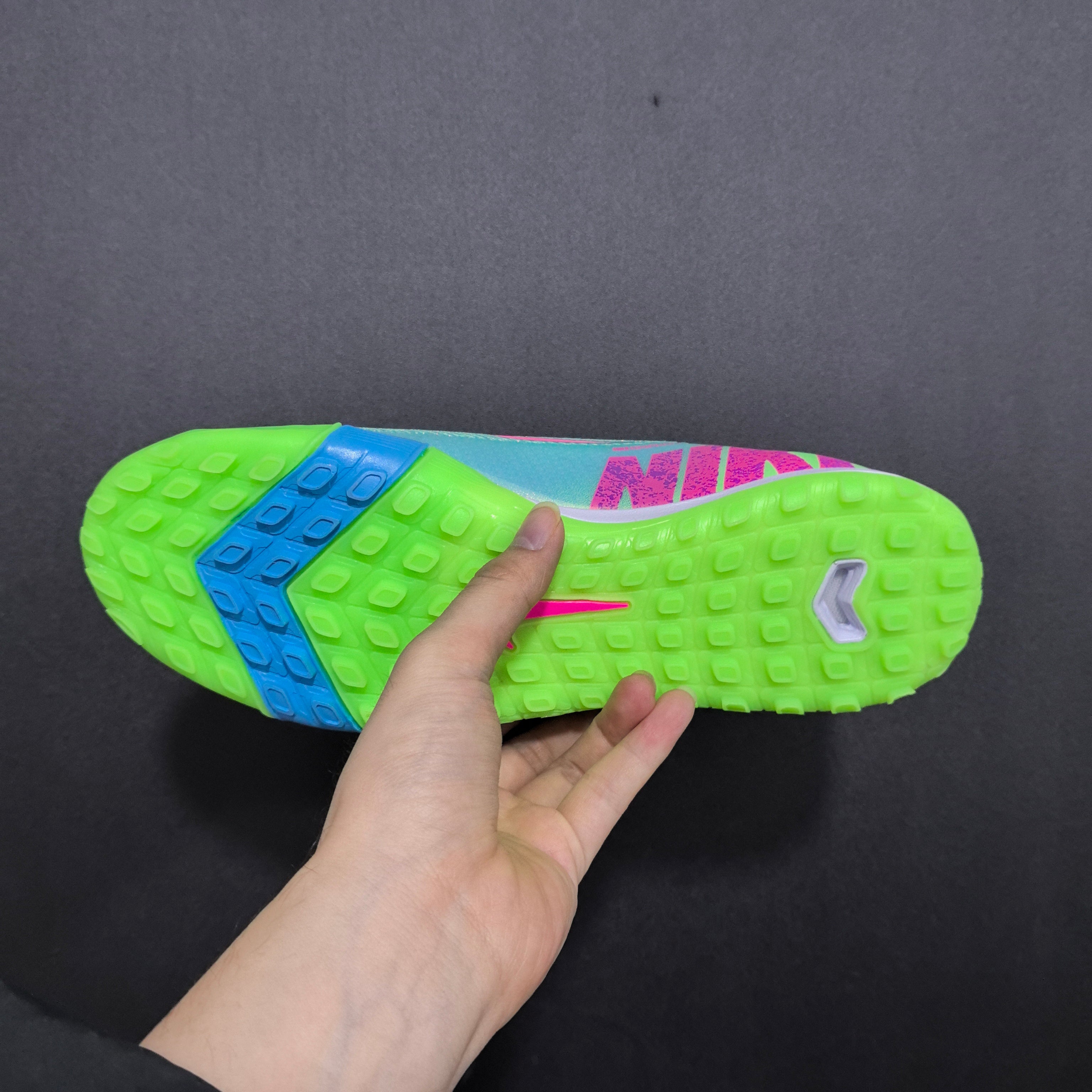 Chuteira Society Nike Air Zoom Mercurial Superfly 10 TF Elite + Brindes