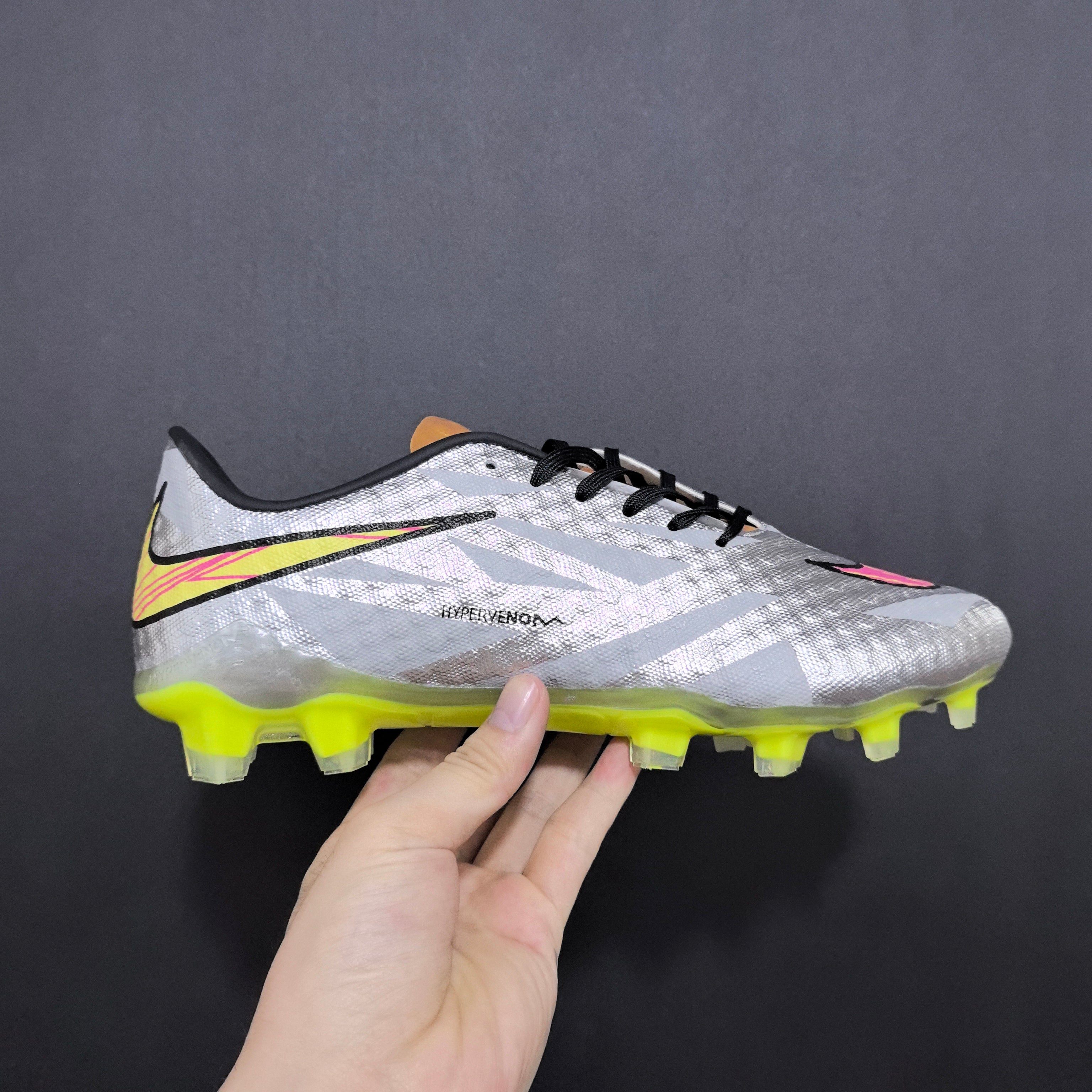 Chuteira Campo Nike Hypervenom Phantom I fg Elite + Brindes
