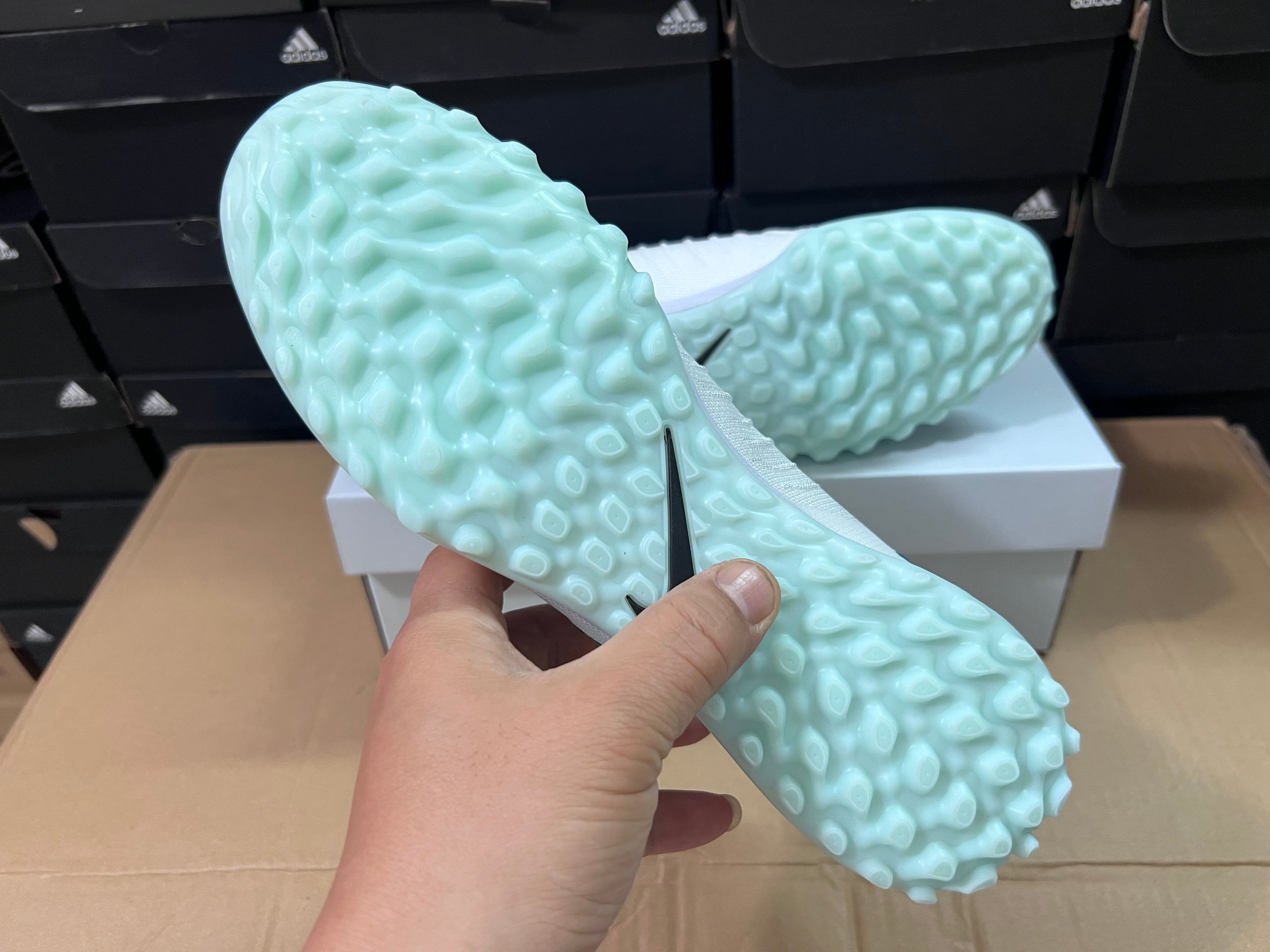 Chuteira Society Nike Phantom Luna TF 2 Elite + Brindes