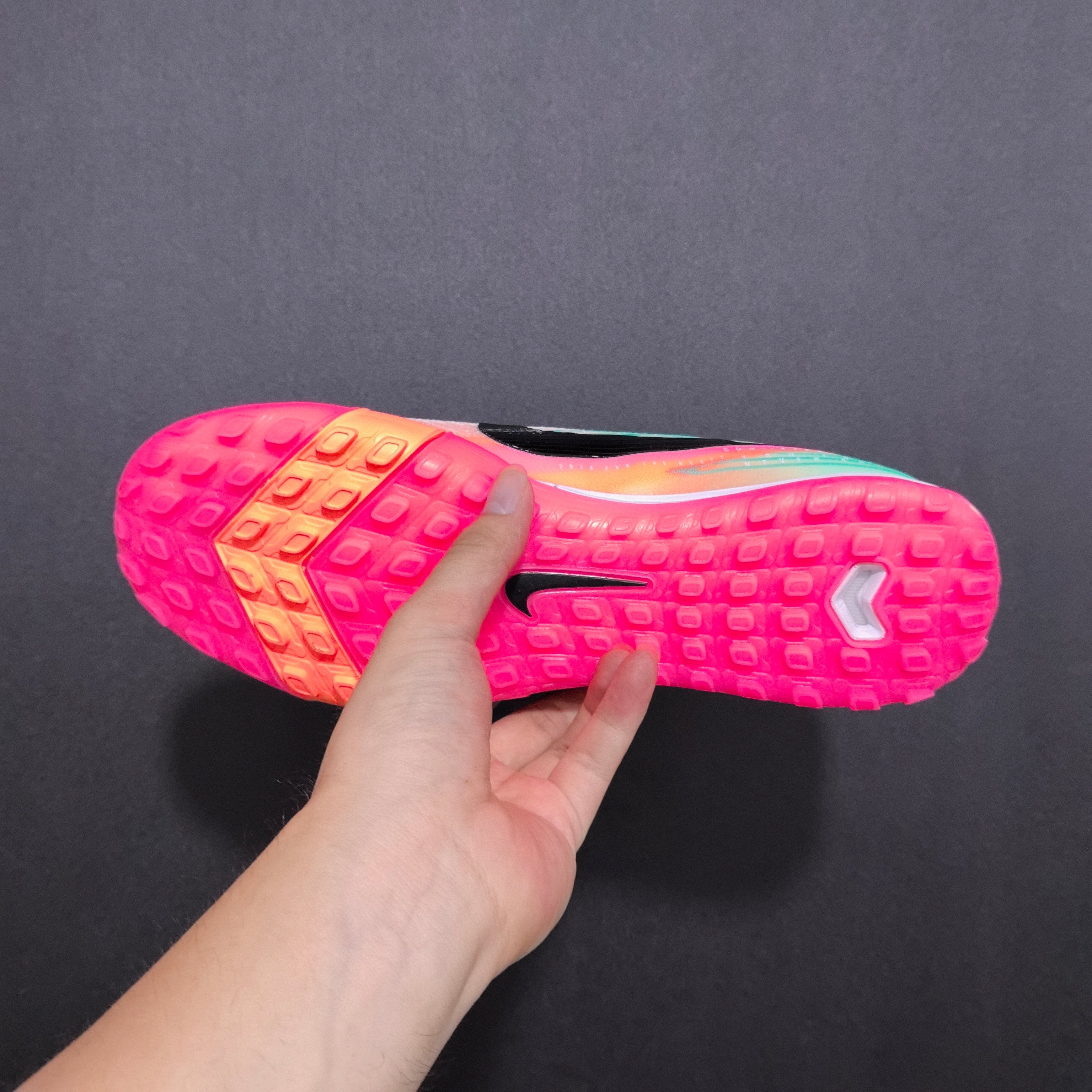 Chuteira Society Nike Air Zoom Mercurial Vapor 16 TF Elite + Brindes