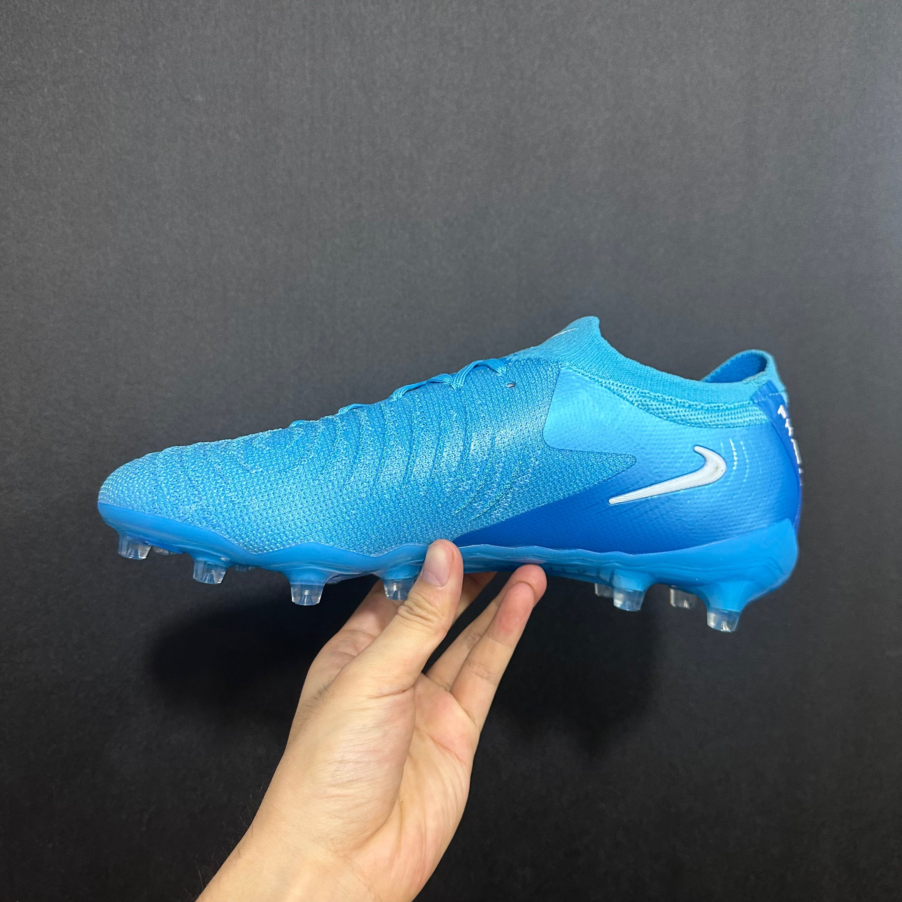 Chuteira Campo Nike Phantom Luna 2 AG Elite + Brindes