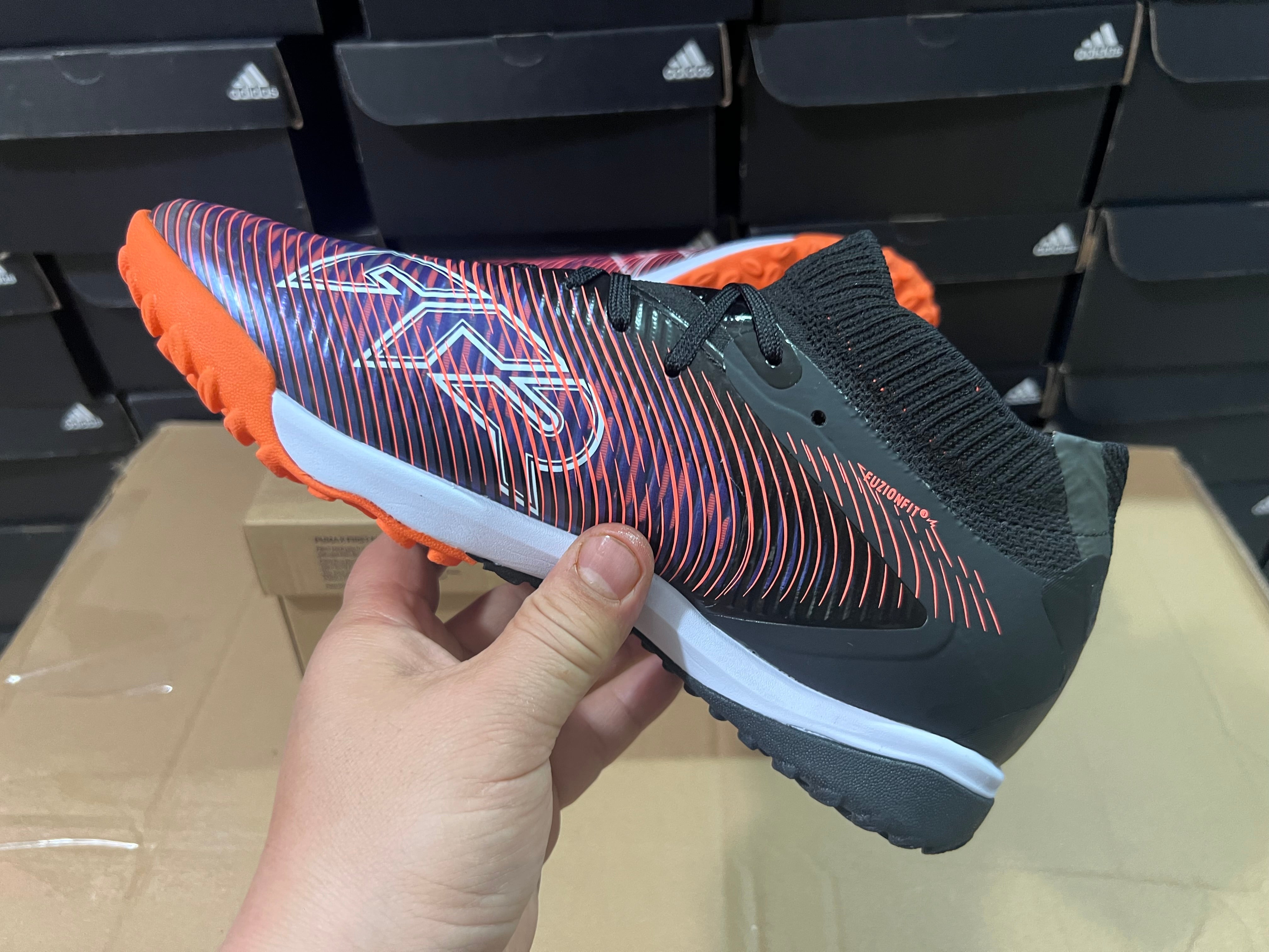 Chuteira Society Puma Future 8 TF Elite + Brindes