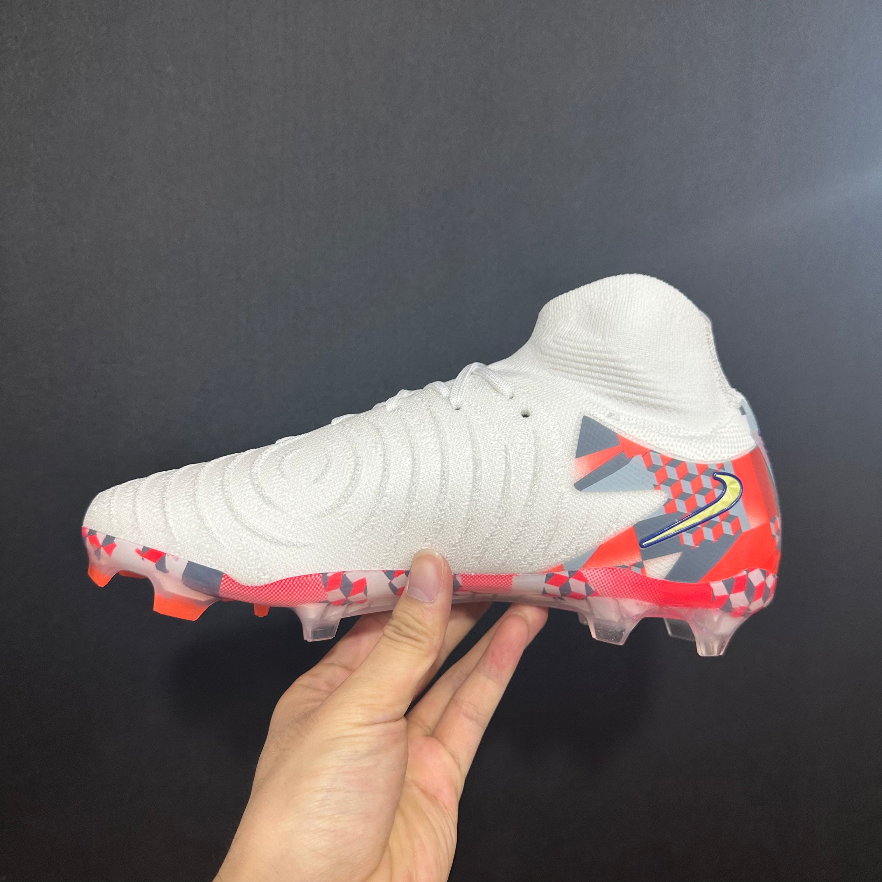 Chuteira Campo Nike Phantom Luna 2 Elite + Brindes