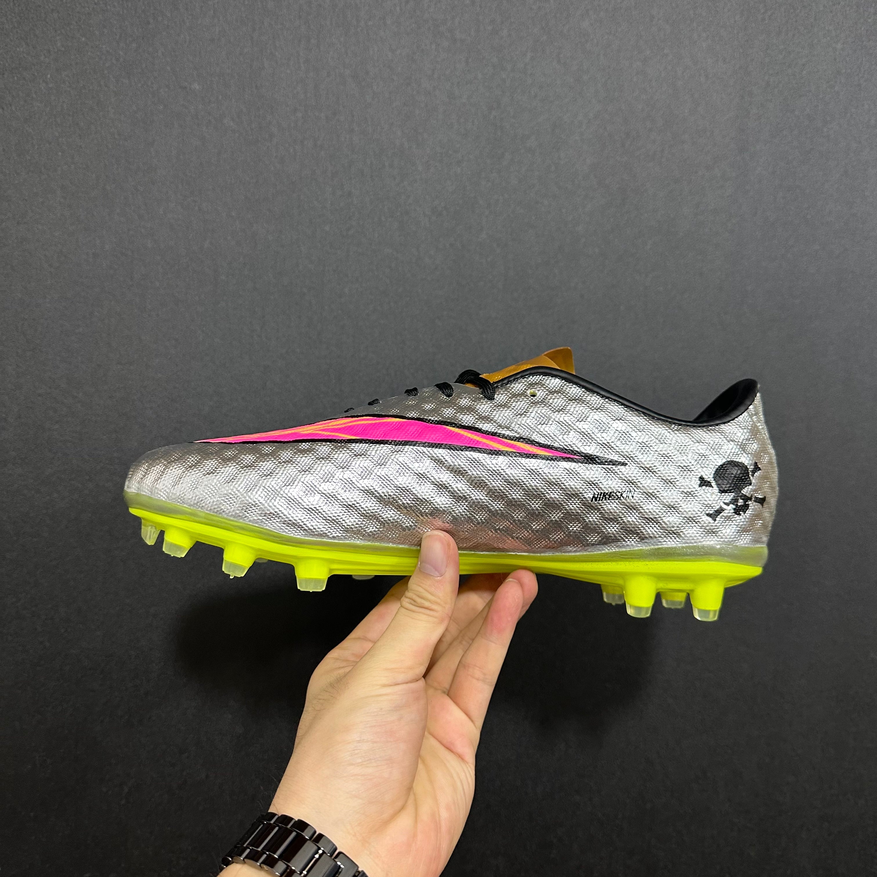 Chuteira Campo Nike Hypervenom Phantom fg Elite + Brindes