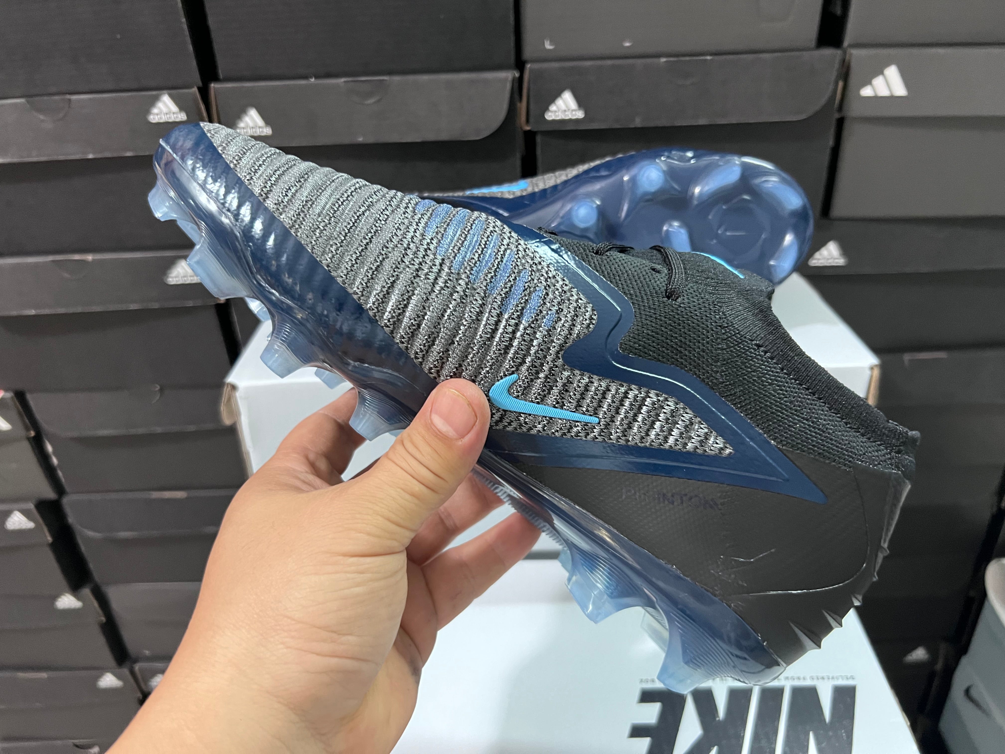 Chuteira Campo Nike Phantom GX 6 FG Elite + Brindes