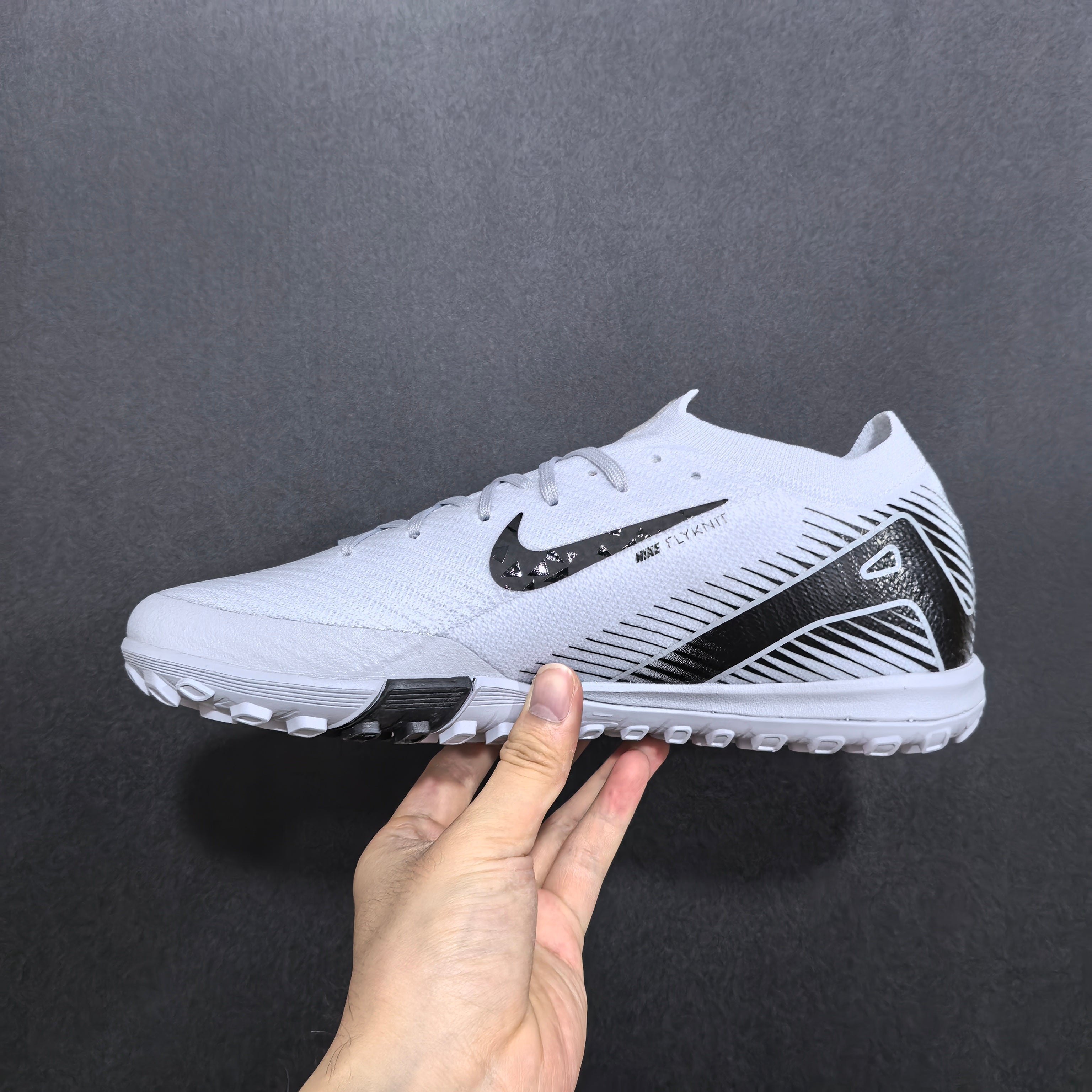 Chuteira Society Nike Air Zoom Mercurial Vapor 16 TF Elite + Brindes Exclusivos