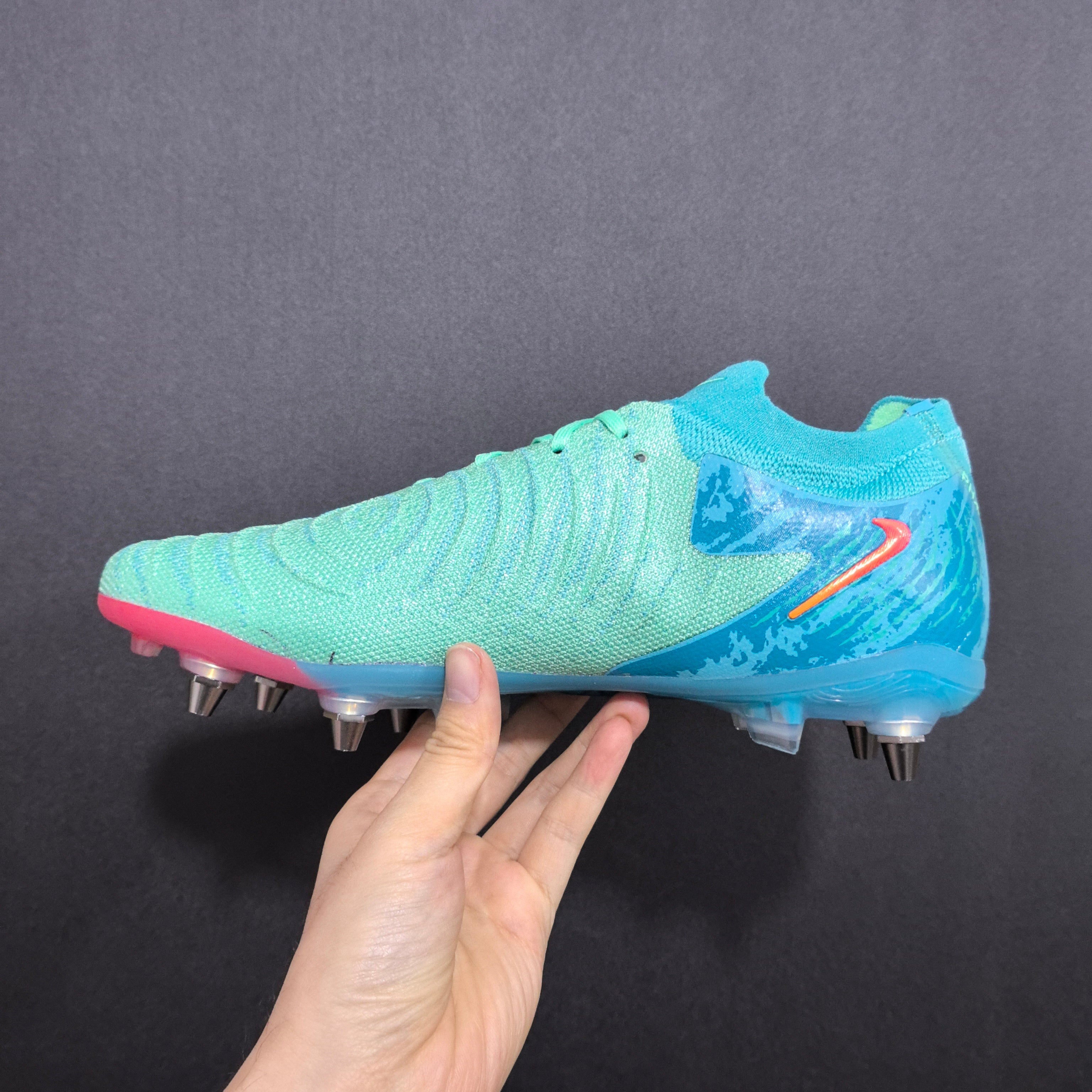 Chuteira Campo Nike Phantom Luna 2 SG Elite + Brindes