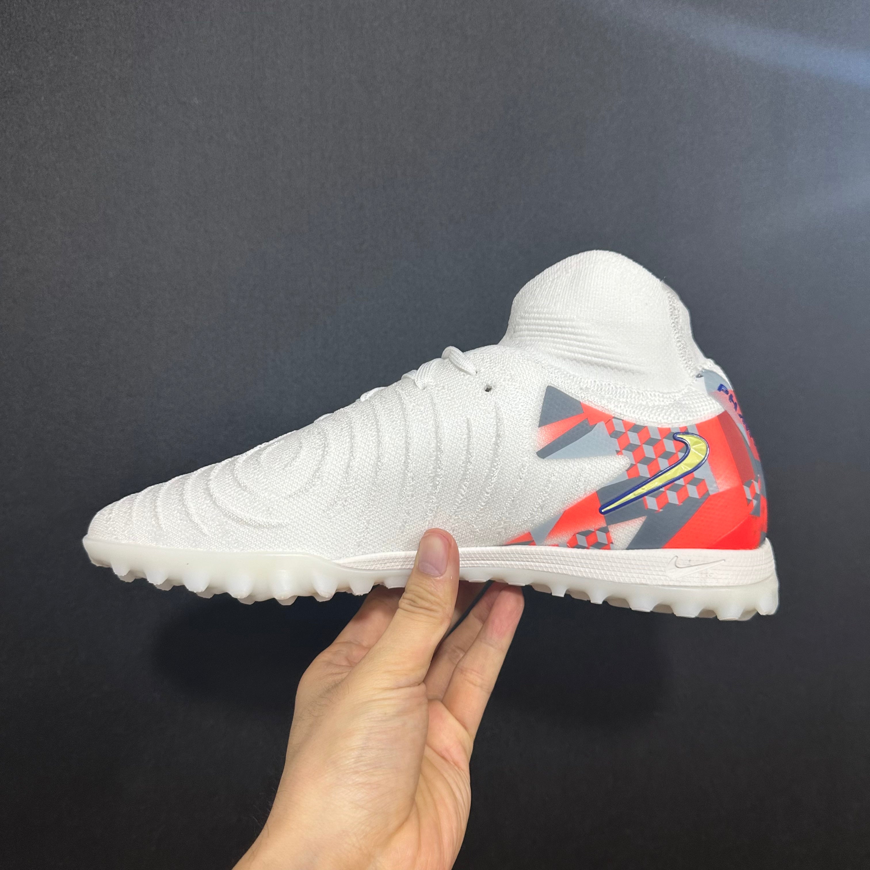 Chuteira Society Nike Phantom Luna TF 2 Elite + Brindes