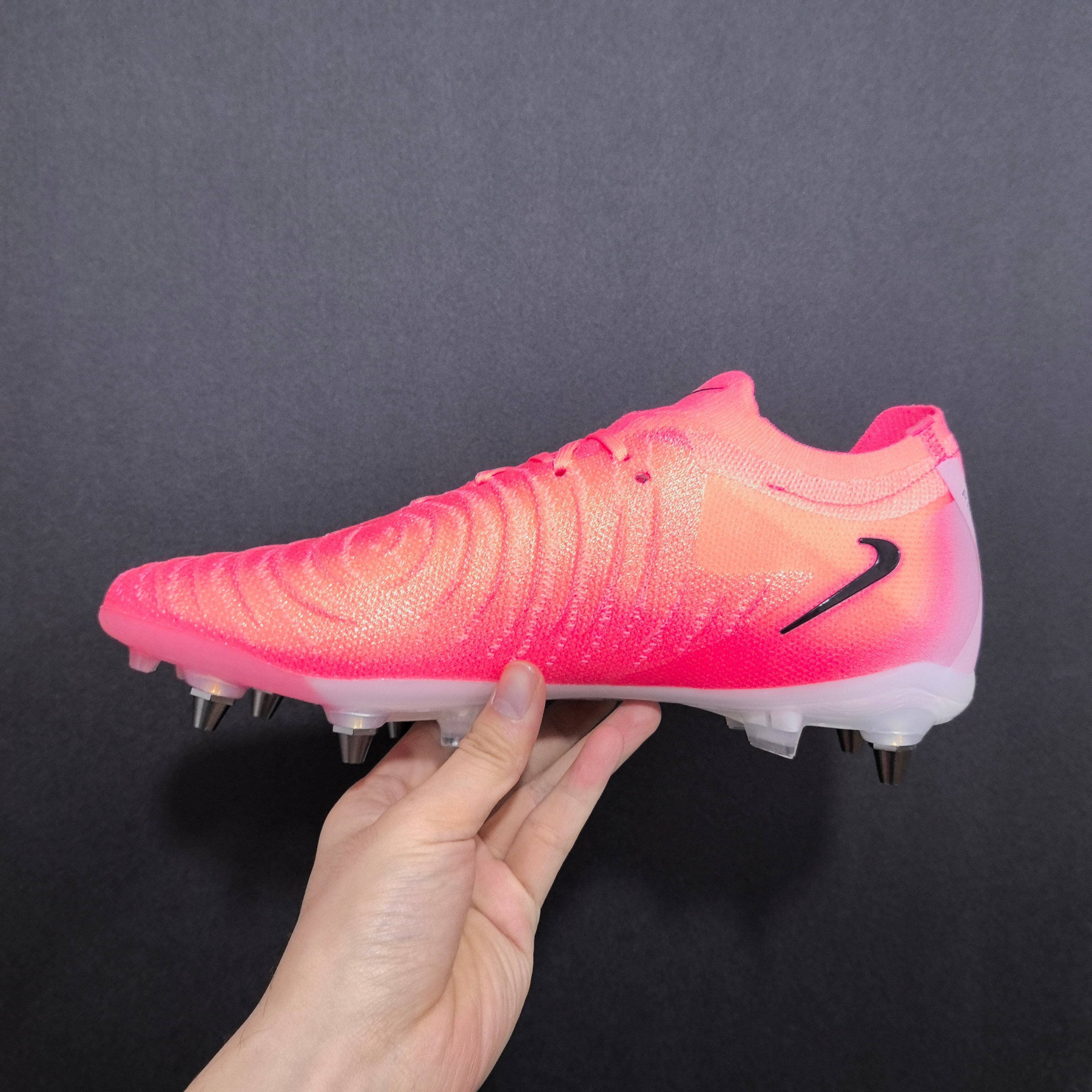 Chuteira Campo Nike Phantom Luna 2 SG Elite + Brindes