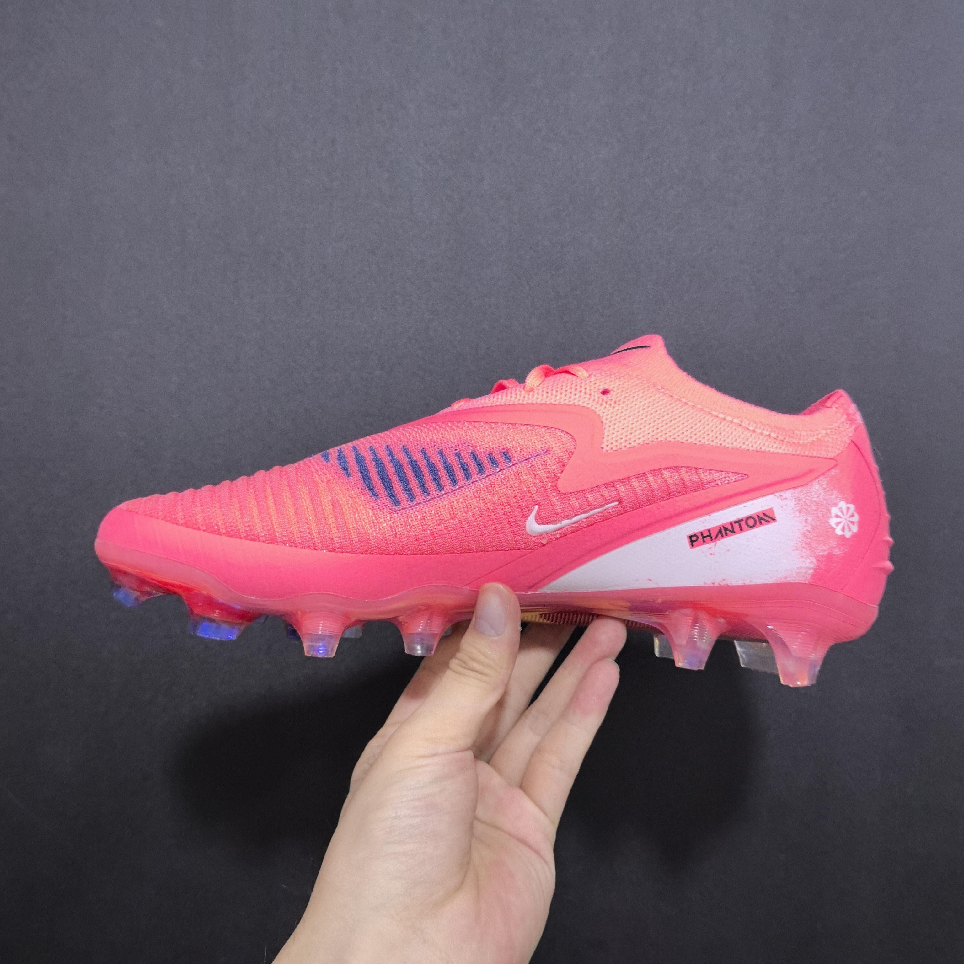Chuteira Campo Nike Phantom GX 6 FG Elite + Brindes