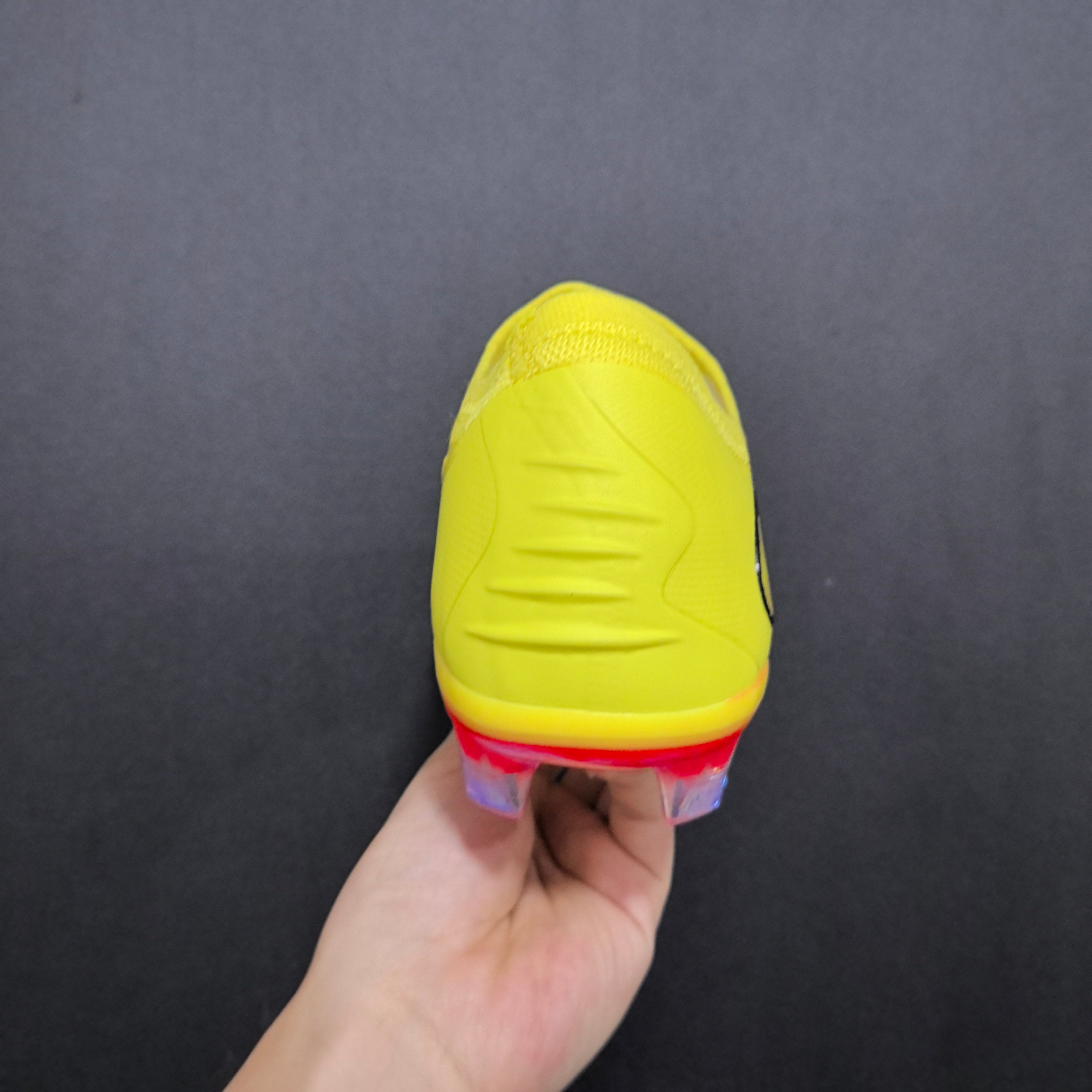 Chuteira Campo Nike Phantom GX 6 FG Elite + Brindes