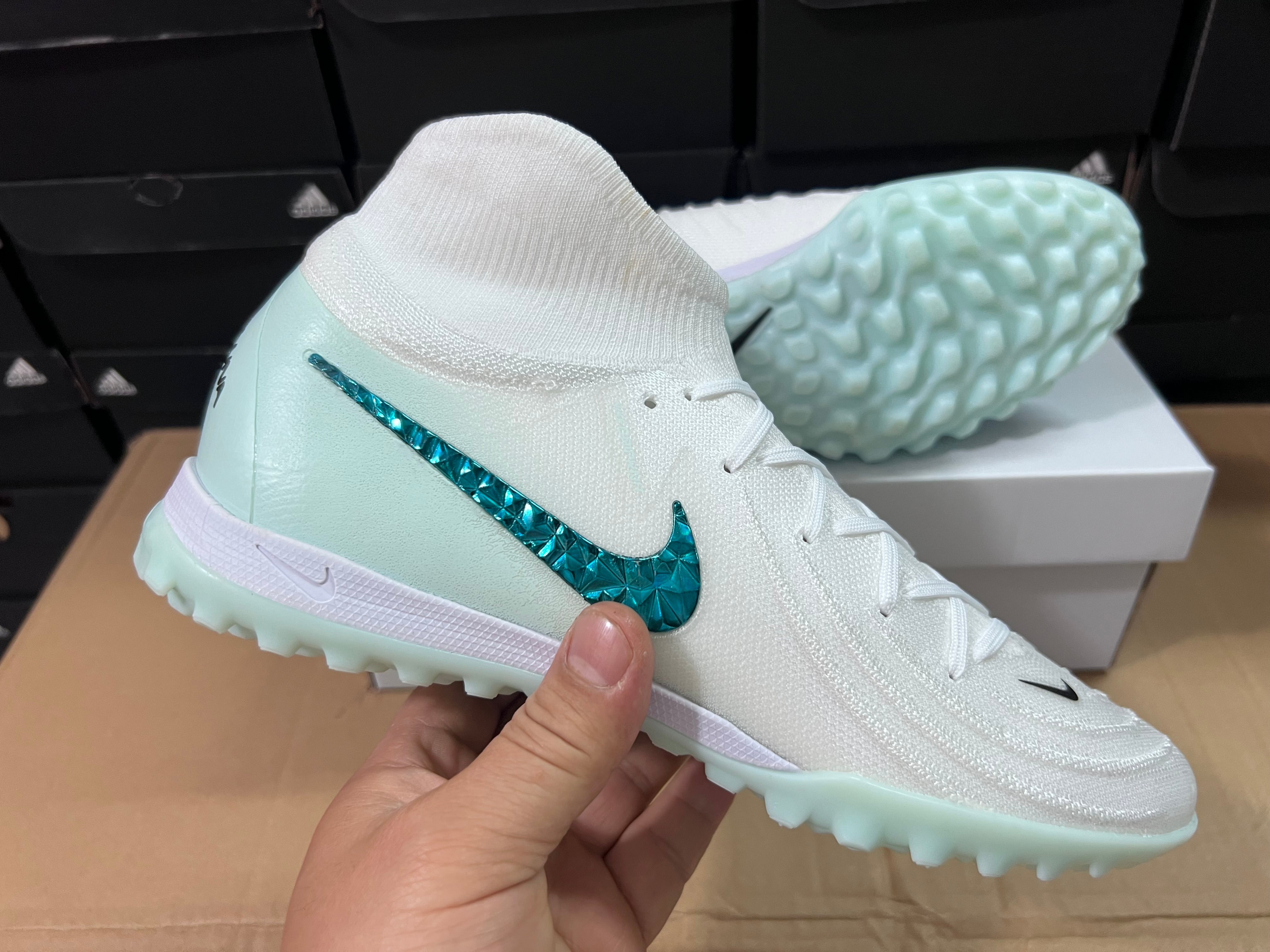 Chuteira Society Nike Phantom Luna TF 2 Elite + Brindes