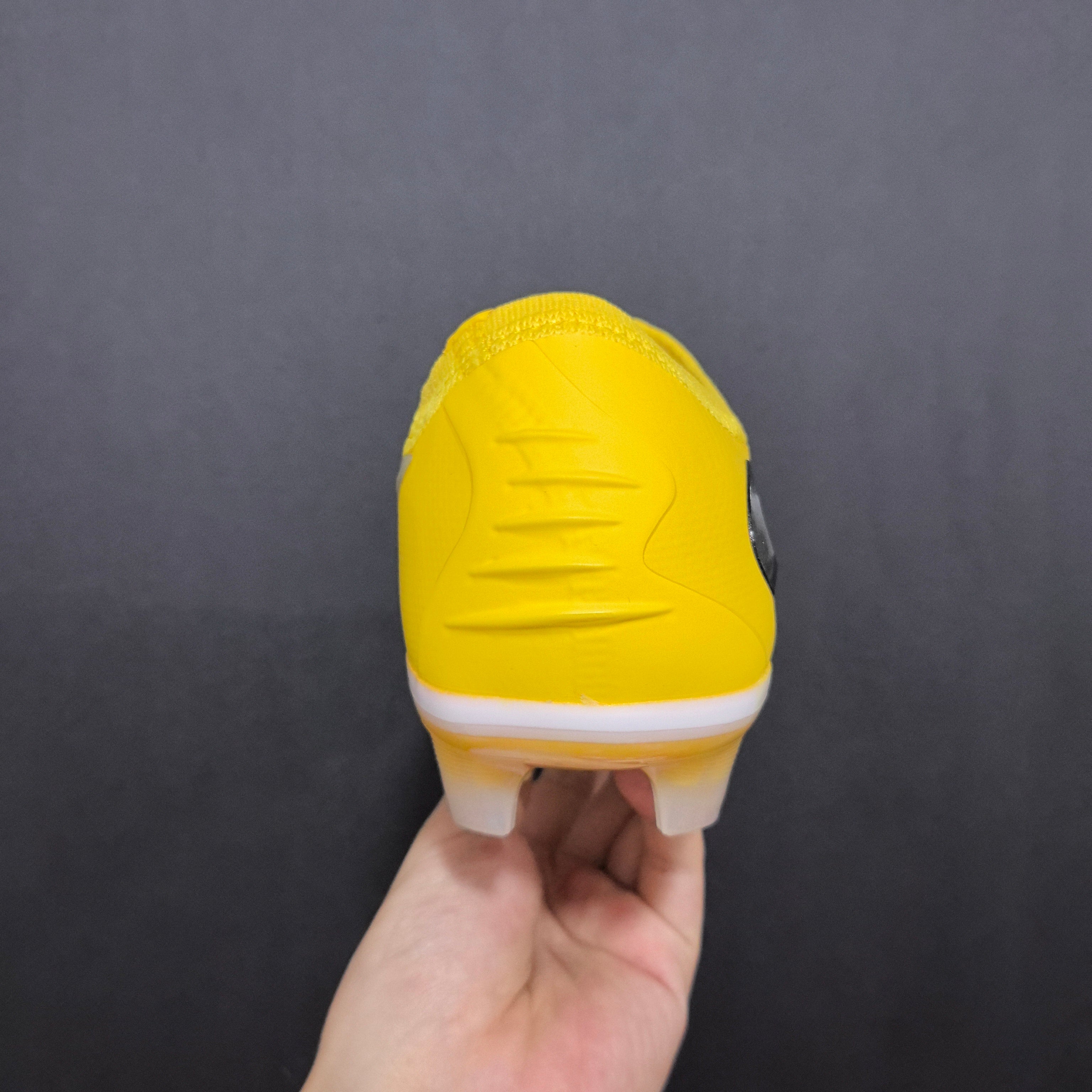 Chuteira Campo Nike Phantom GX 6 FG Elite + Brindes