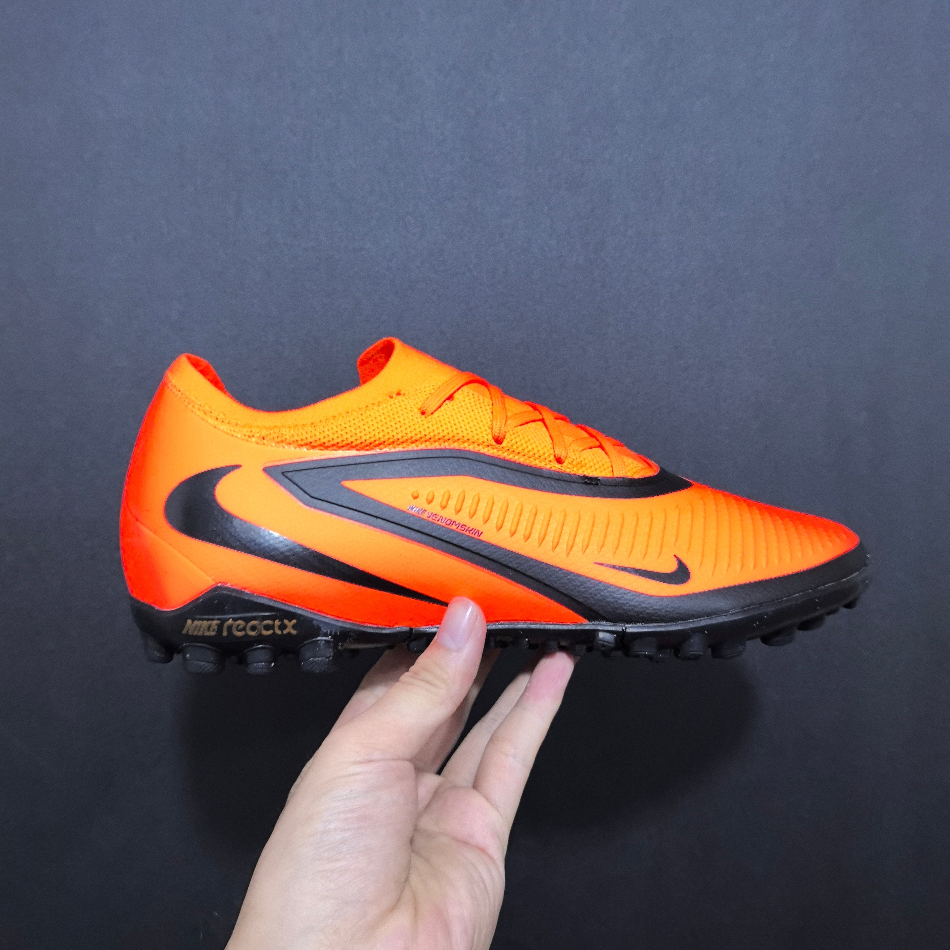 Chuteira Society Nike Phantom GX 6 TF Elite + Brindes